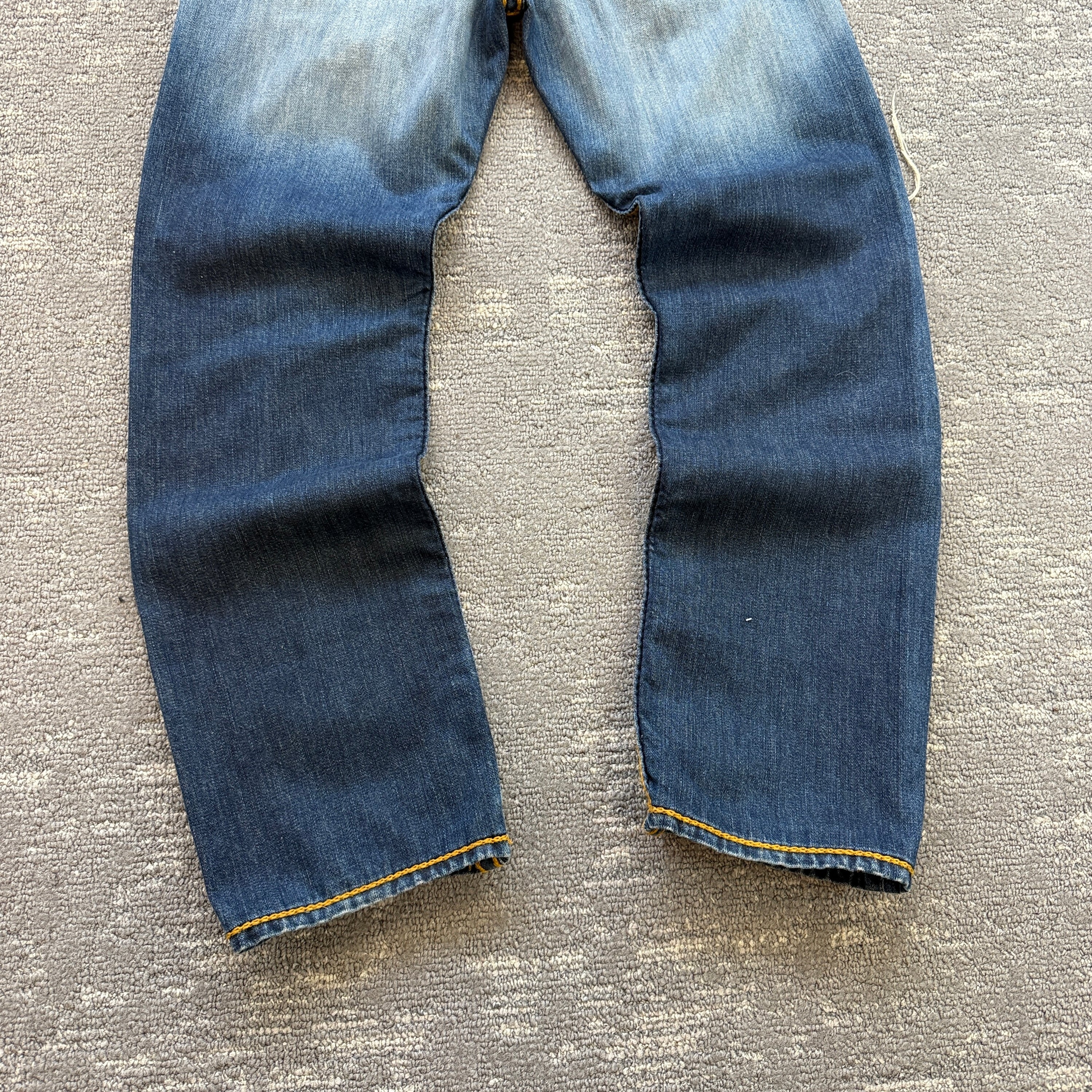 True religion 2002 relaxed straight bootcut denim contrast stitch distressed jeans (S)