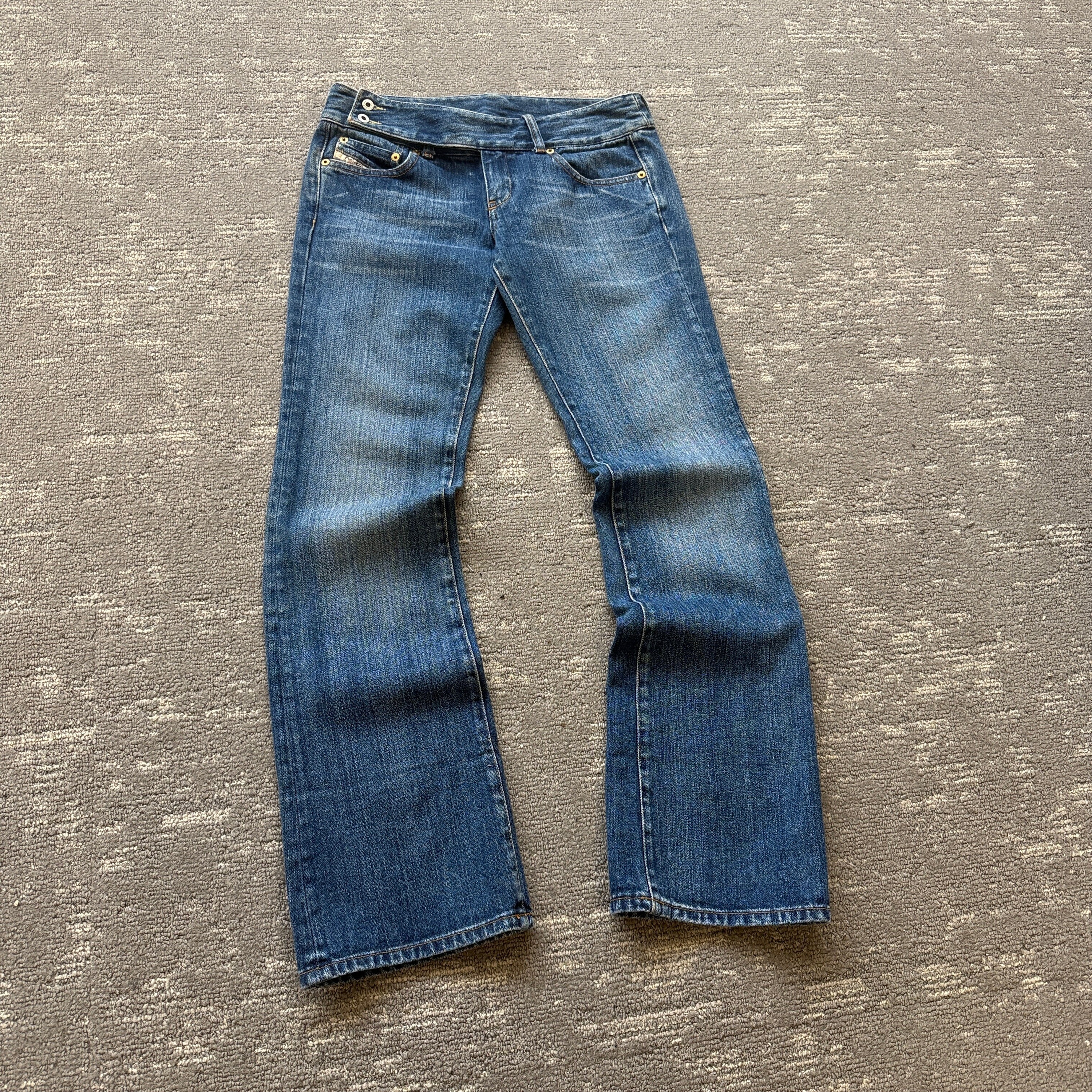 Diesel 2000's low waisted bootcut flare denim jeans (M) wms