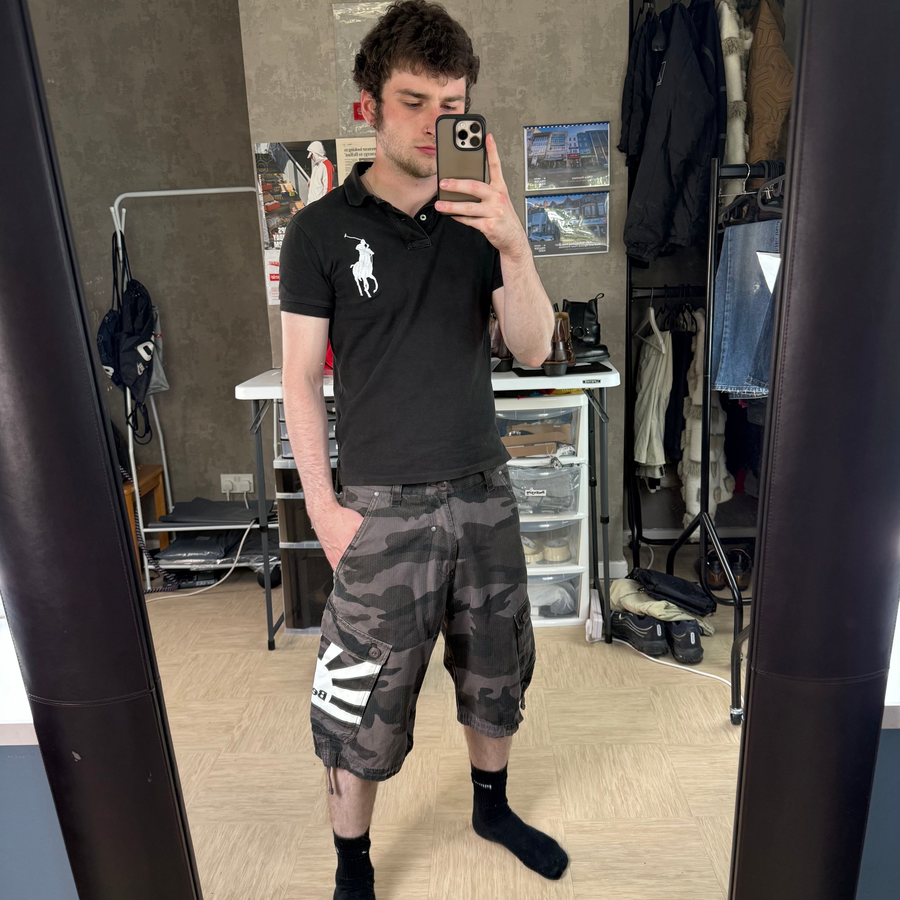 Bench 2000's dark graphic camo shorts (S)