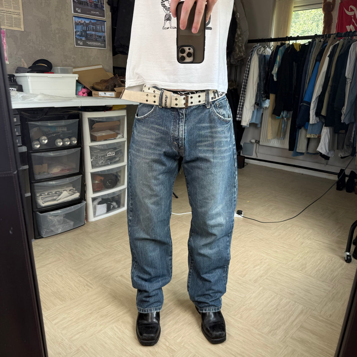 No fear 2000's relaxed fit denim straight leg jeans (S)