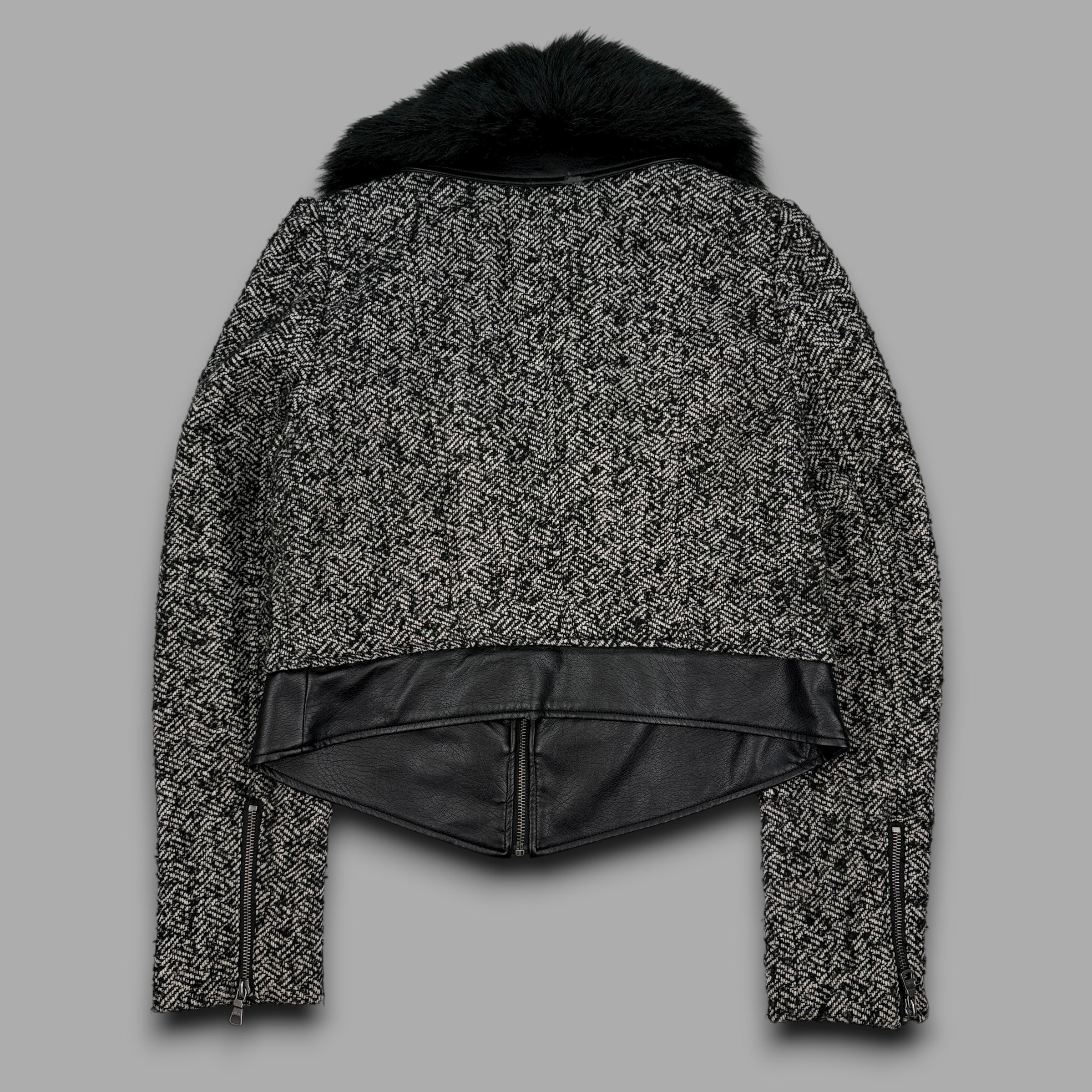 Guess 2000's cropped zip up fur trim jacket (S)