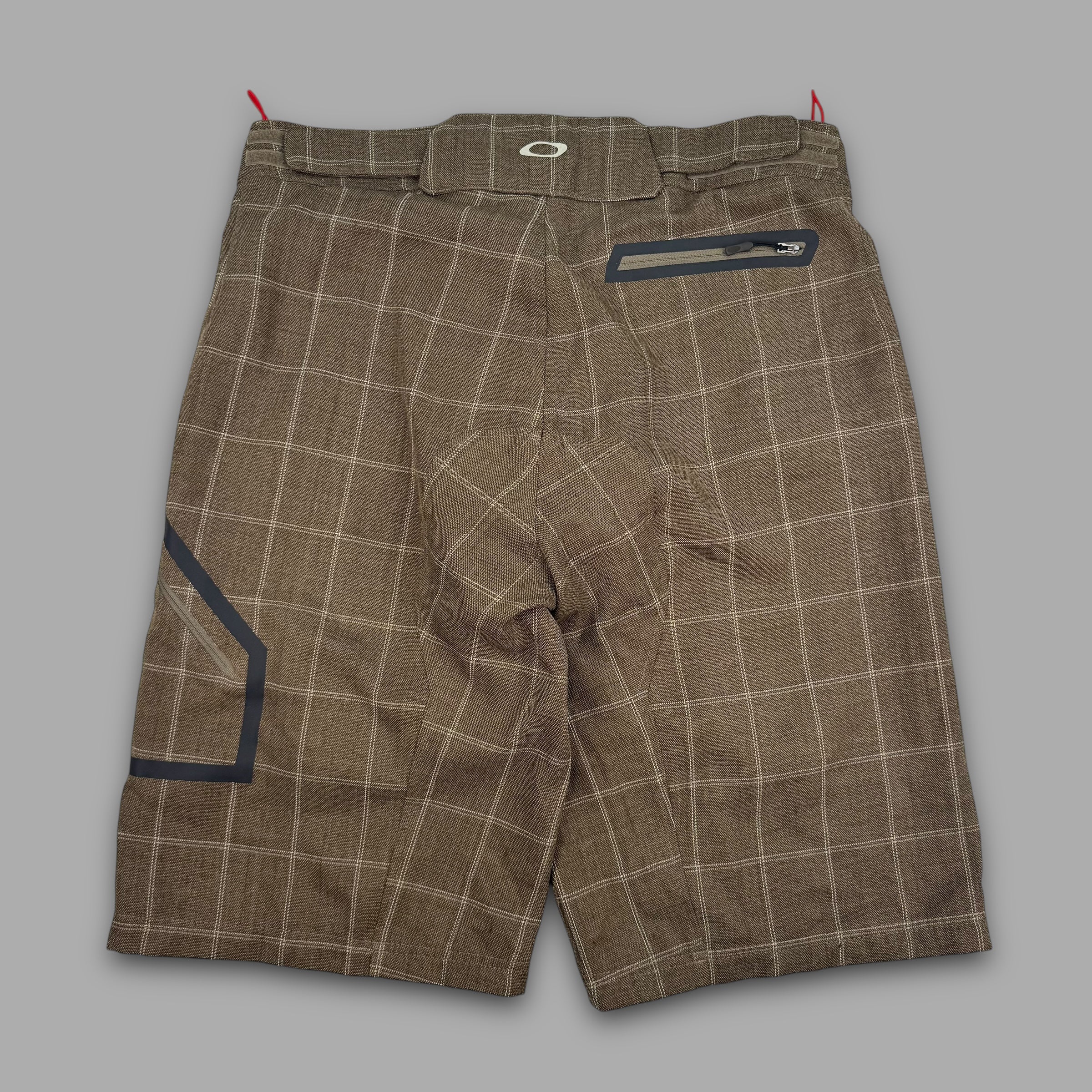 Oakley 2010 technical plaid mountain biking shorts (L)