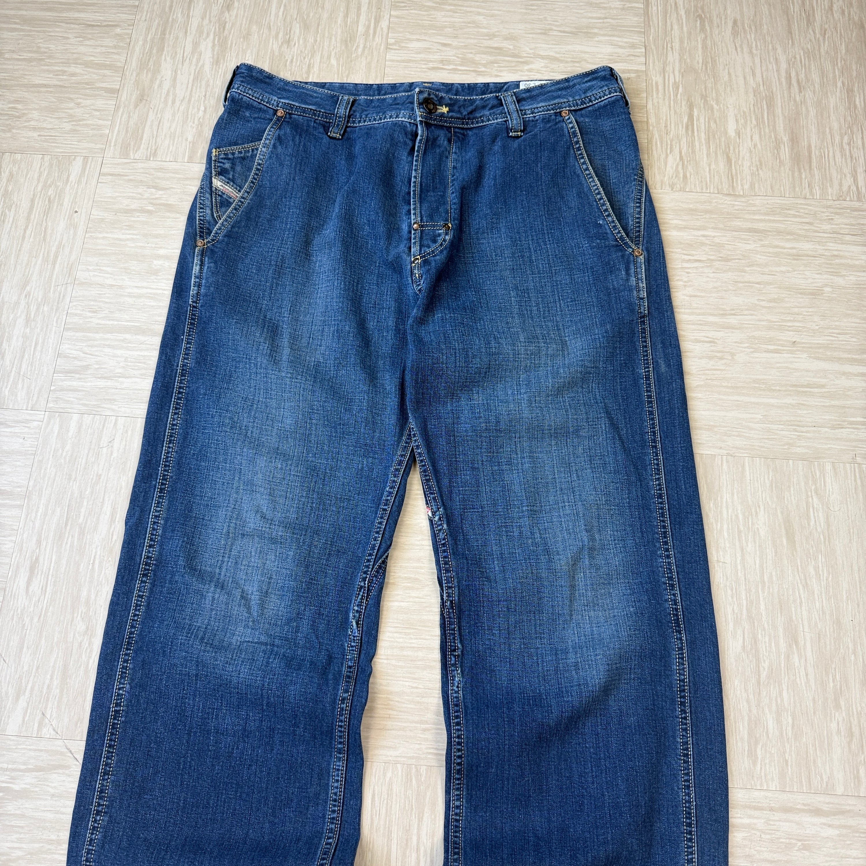 Diesel 2000's relaxed fit pheyo bootcut denim jeans (S)