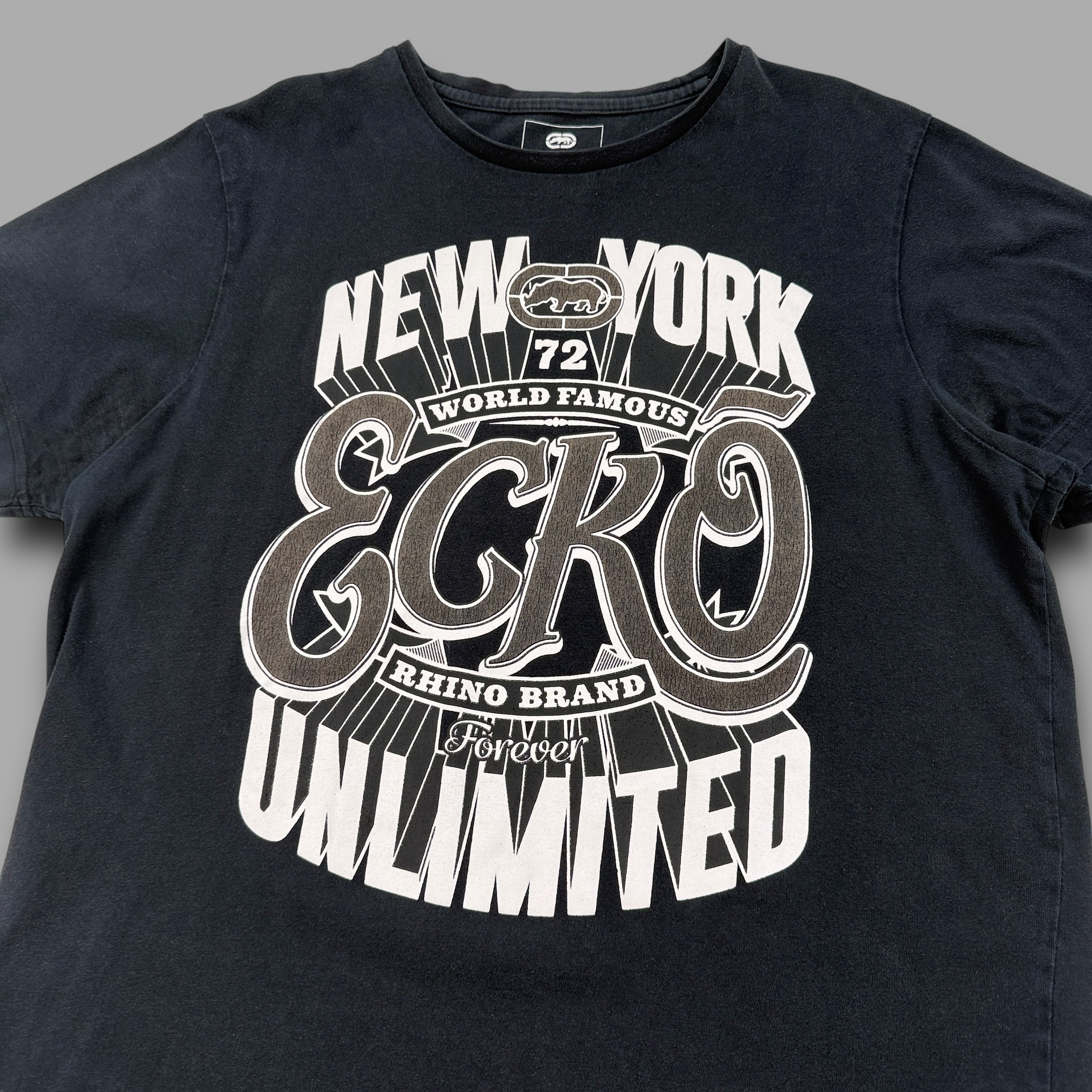Ecko 2000's graphic spellout tee (L)