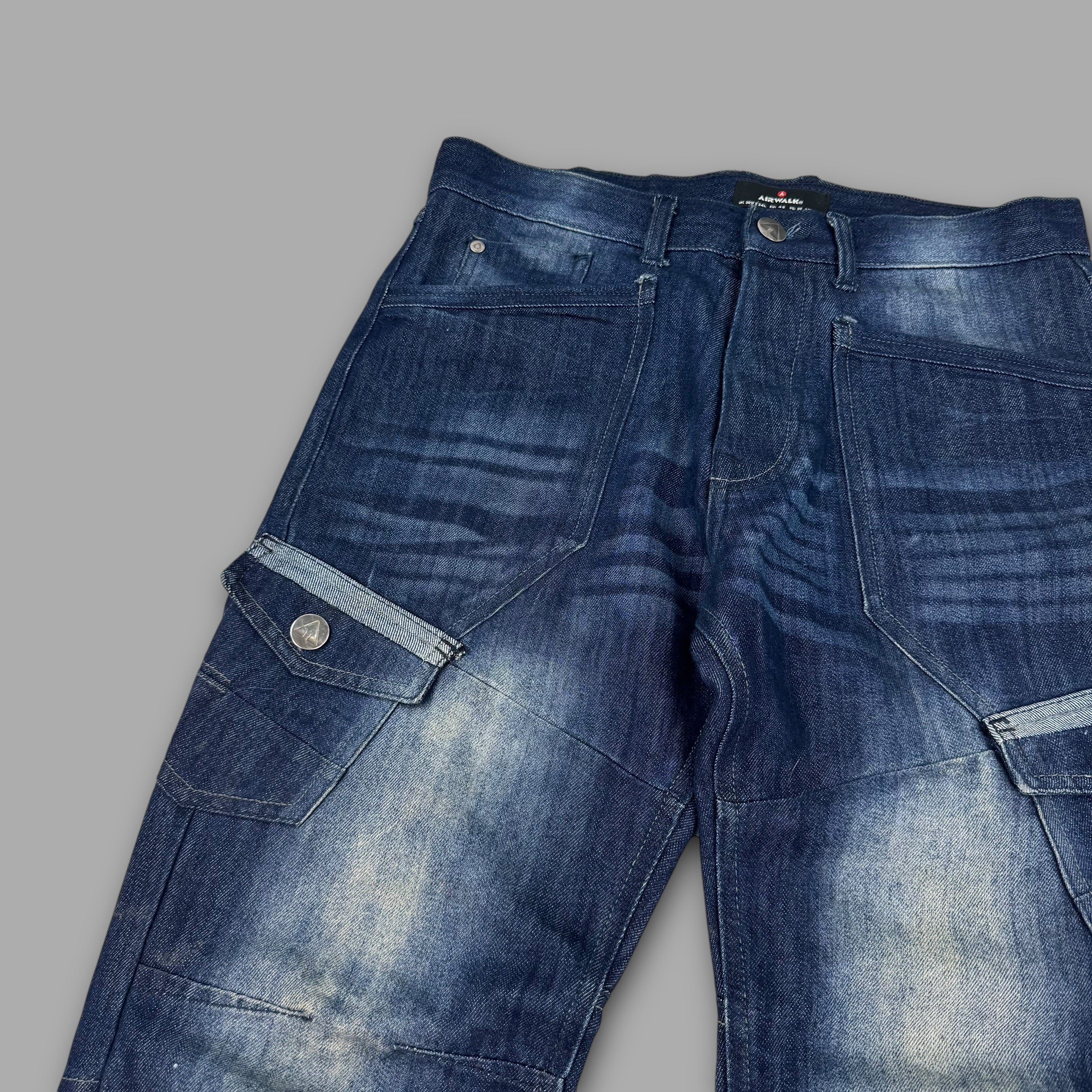 Airwalk 2000's dark faded relaxed fit denim cargo jeans (M-L)