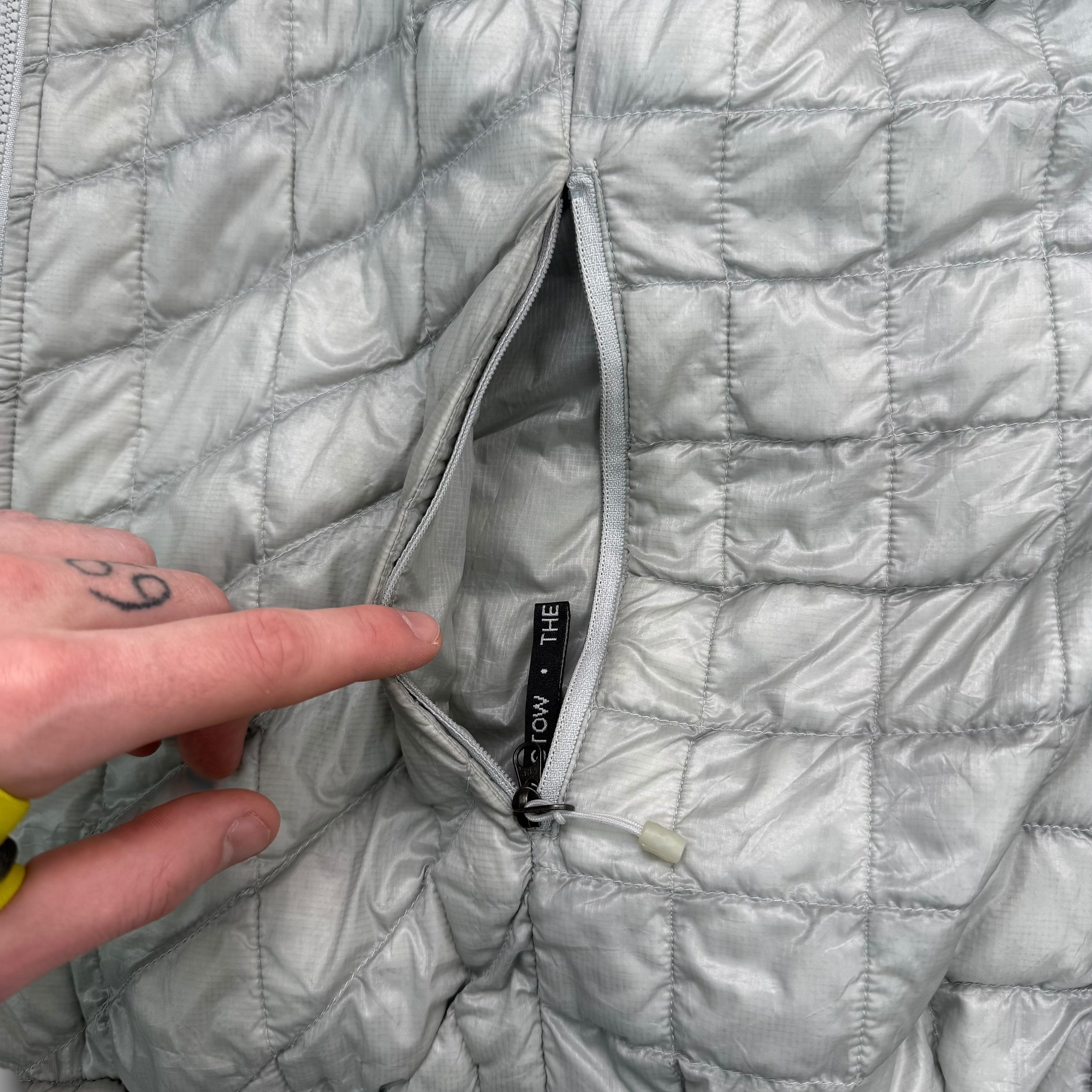 The north face 2015 lightweight mid layer insulating puffer jacket (M) wms