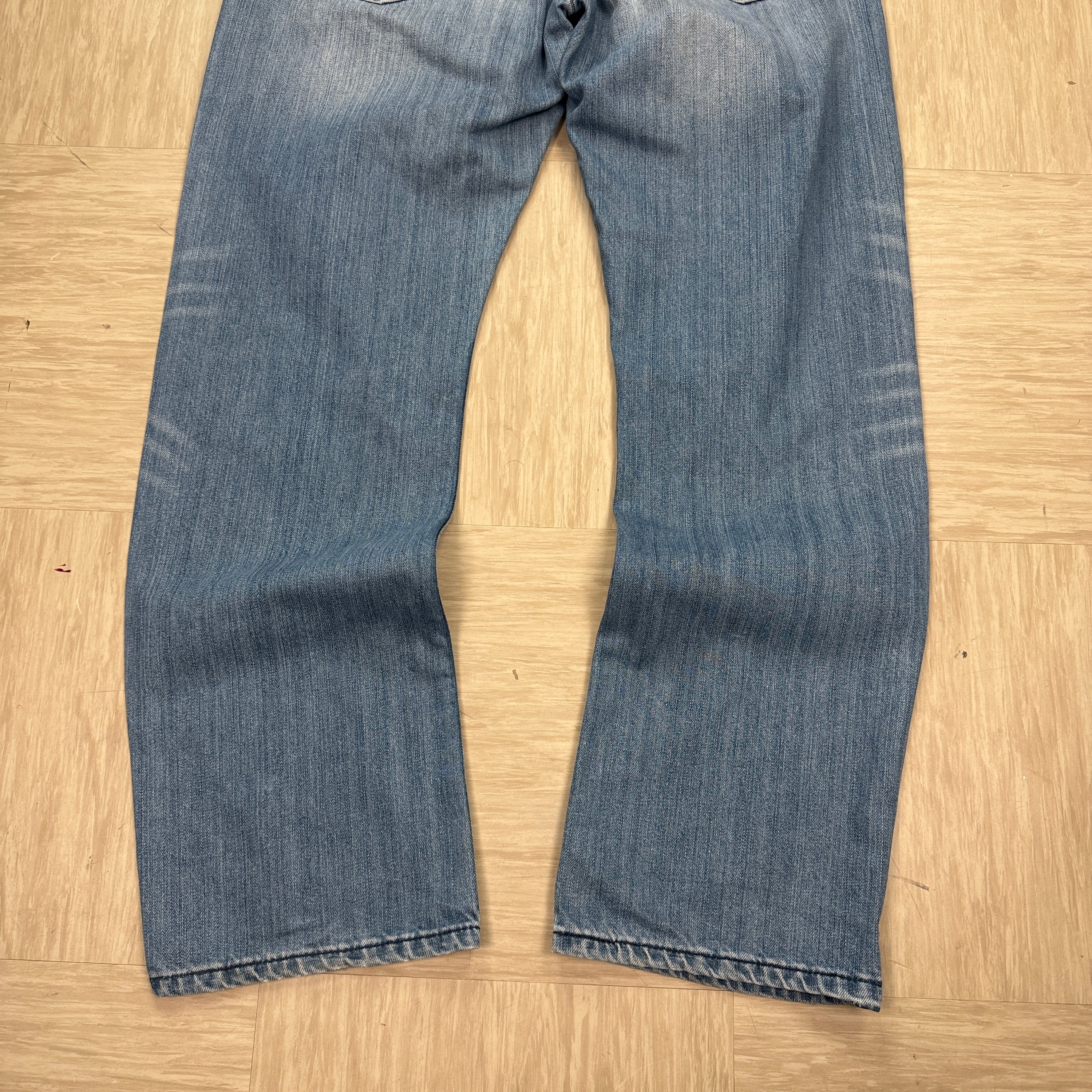 Levi's 527 2000's low waisted relaxed bootcut denim jeans (S-M)