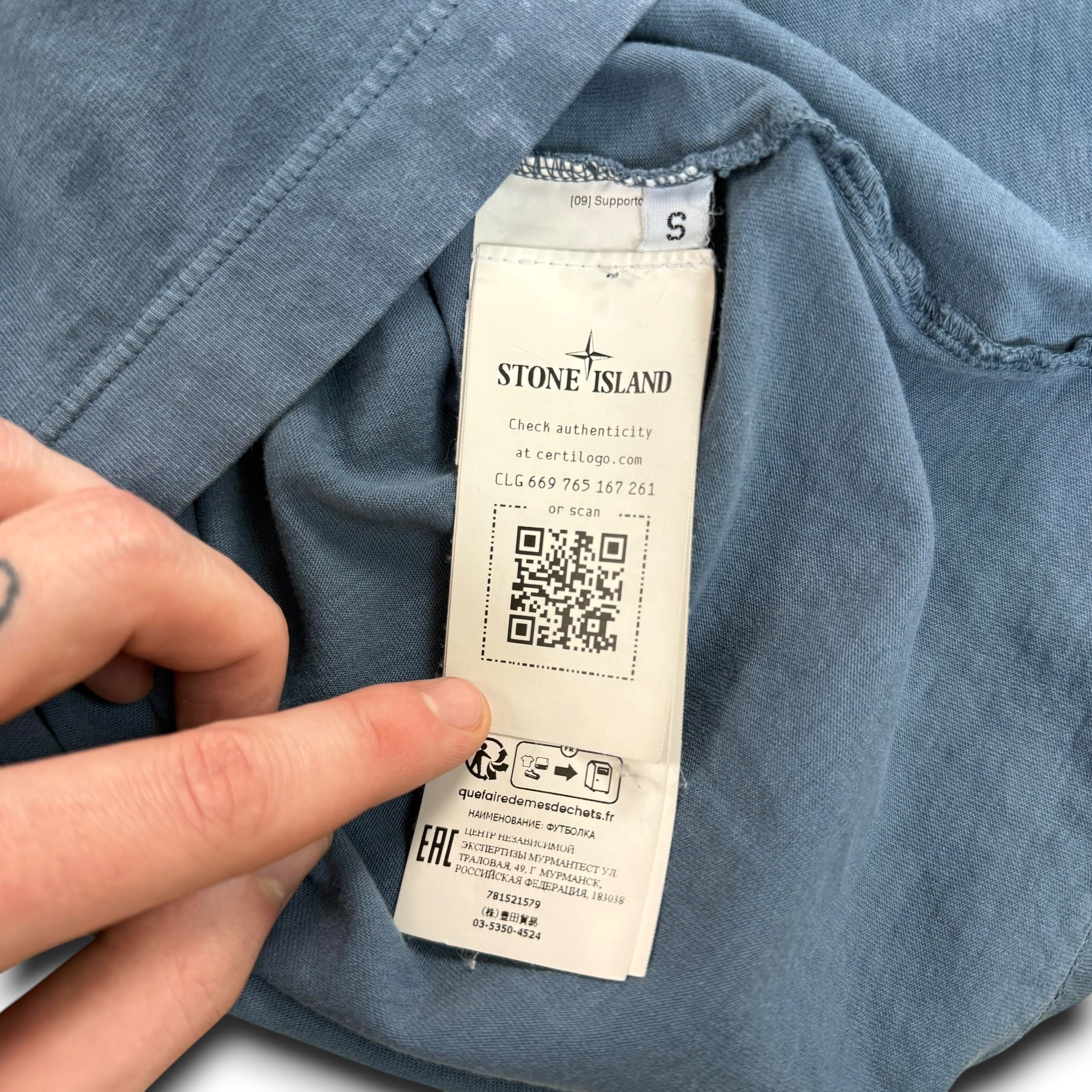 Stone island graphic embroidered spellout tee (S)