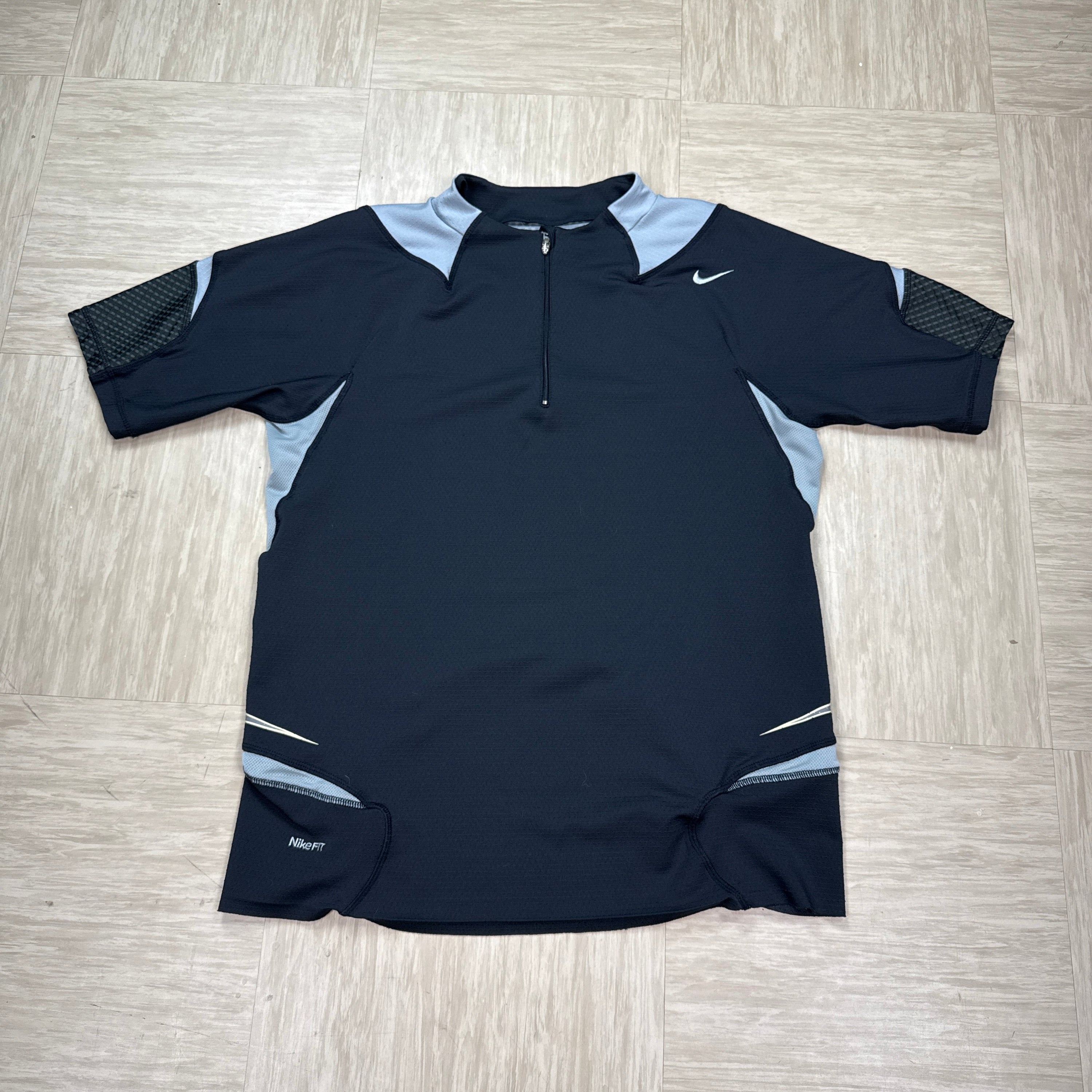 Nike 2000's technical panelled dri-fit active tee (L)