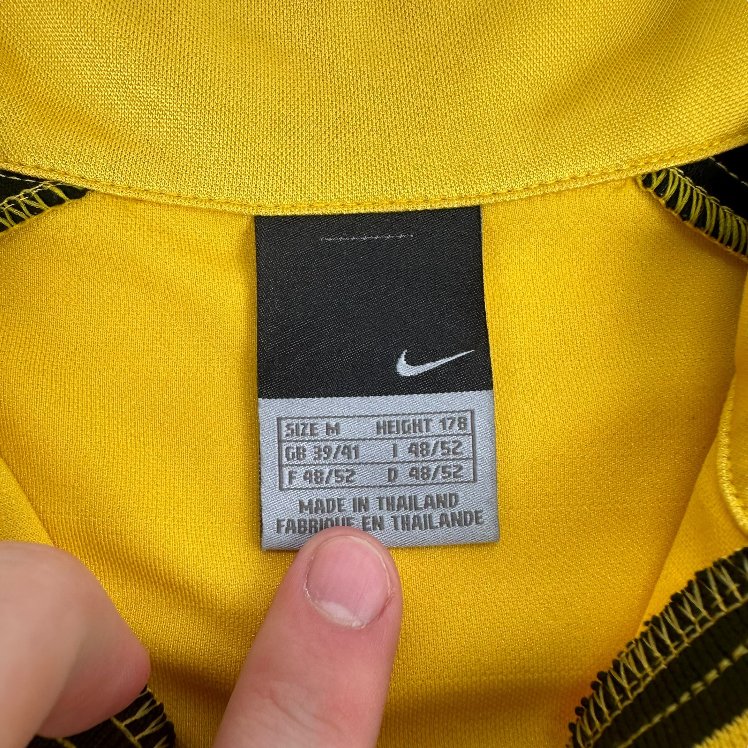 Nike 2000's graphic total 90's polo (M)