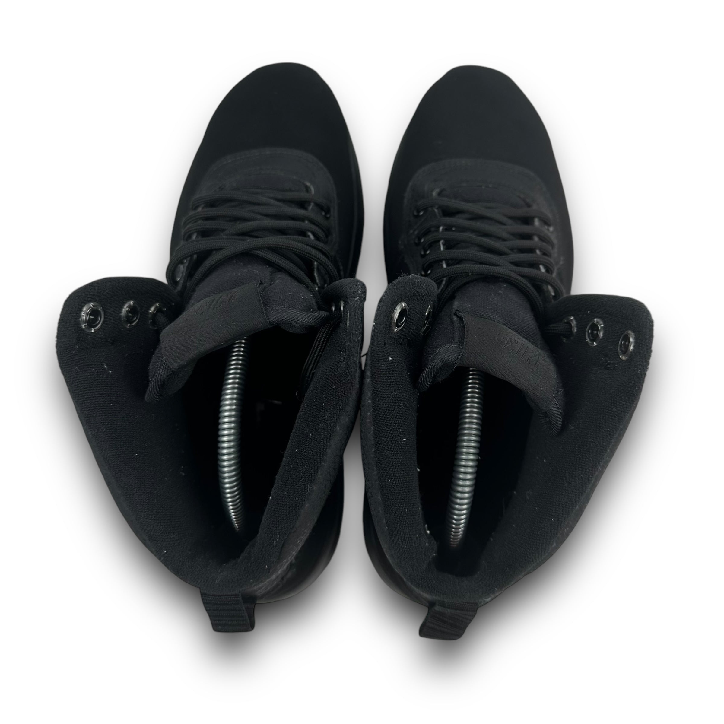 Nike manoadome 'triple black' 2020 (UK8.5)