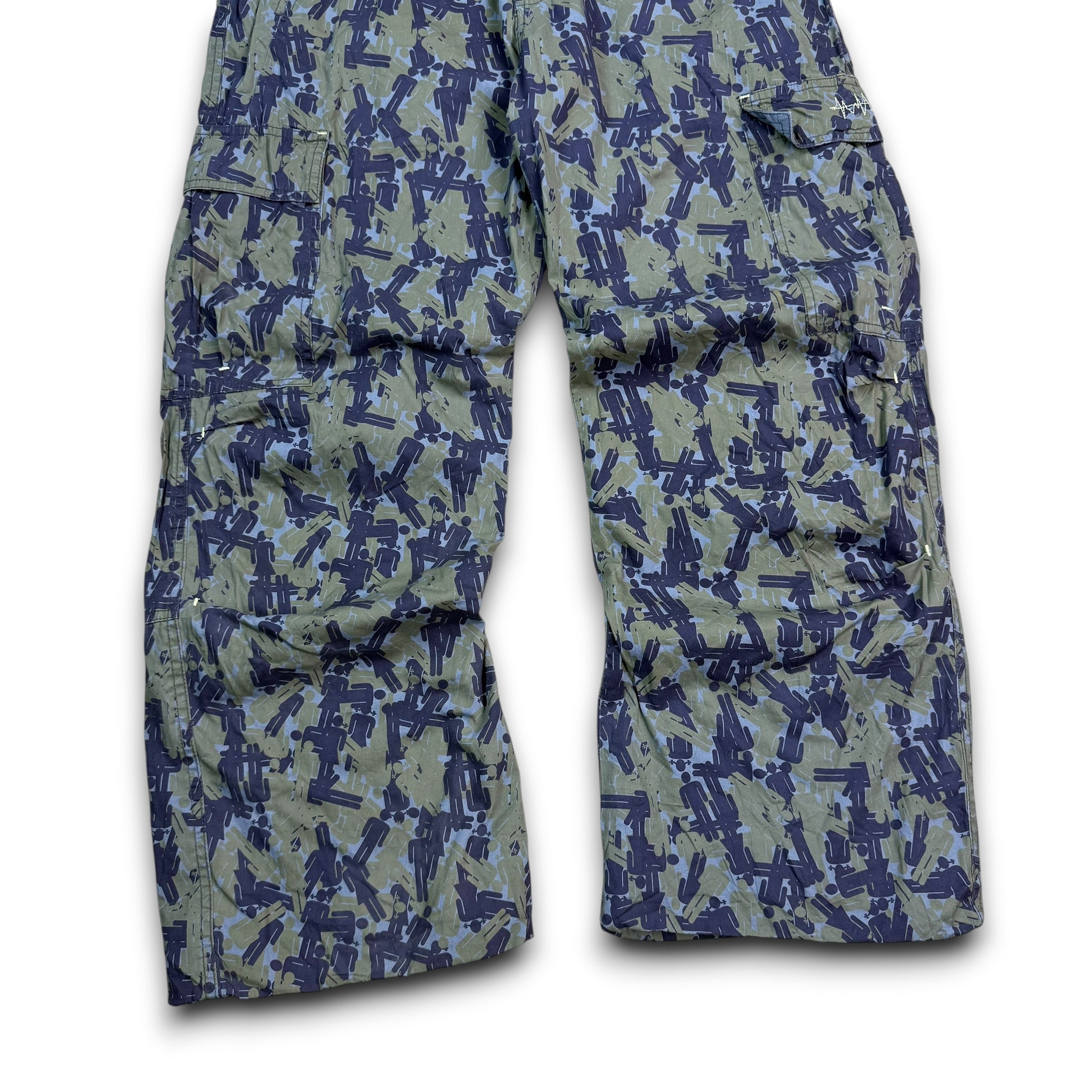 Nike 2000's graphic gender figure camo printed baggy bottoms (S)