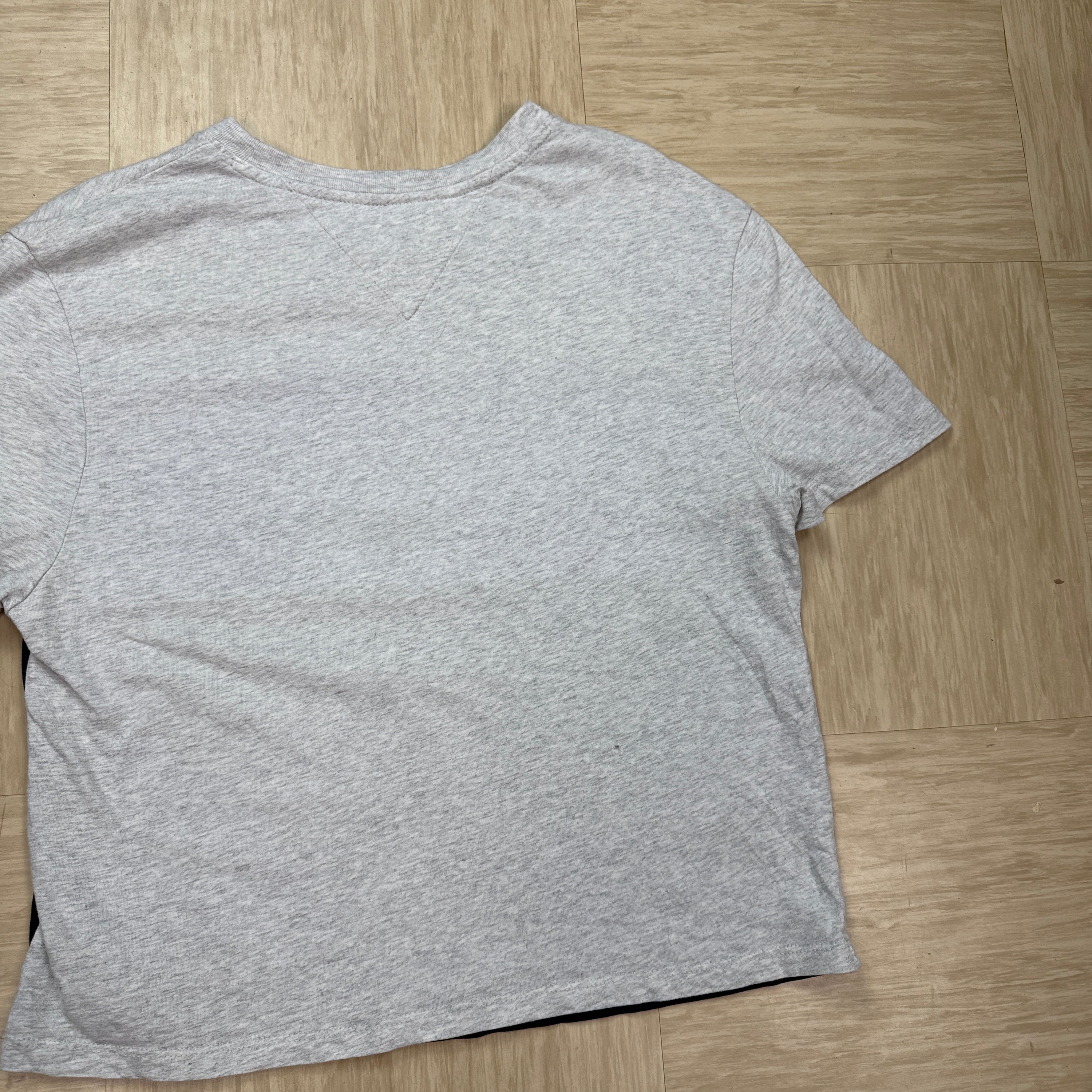 Tommy Hilfiger 2000's cropped spellout tee (S)