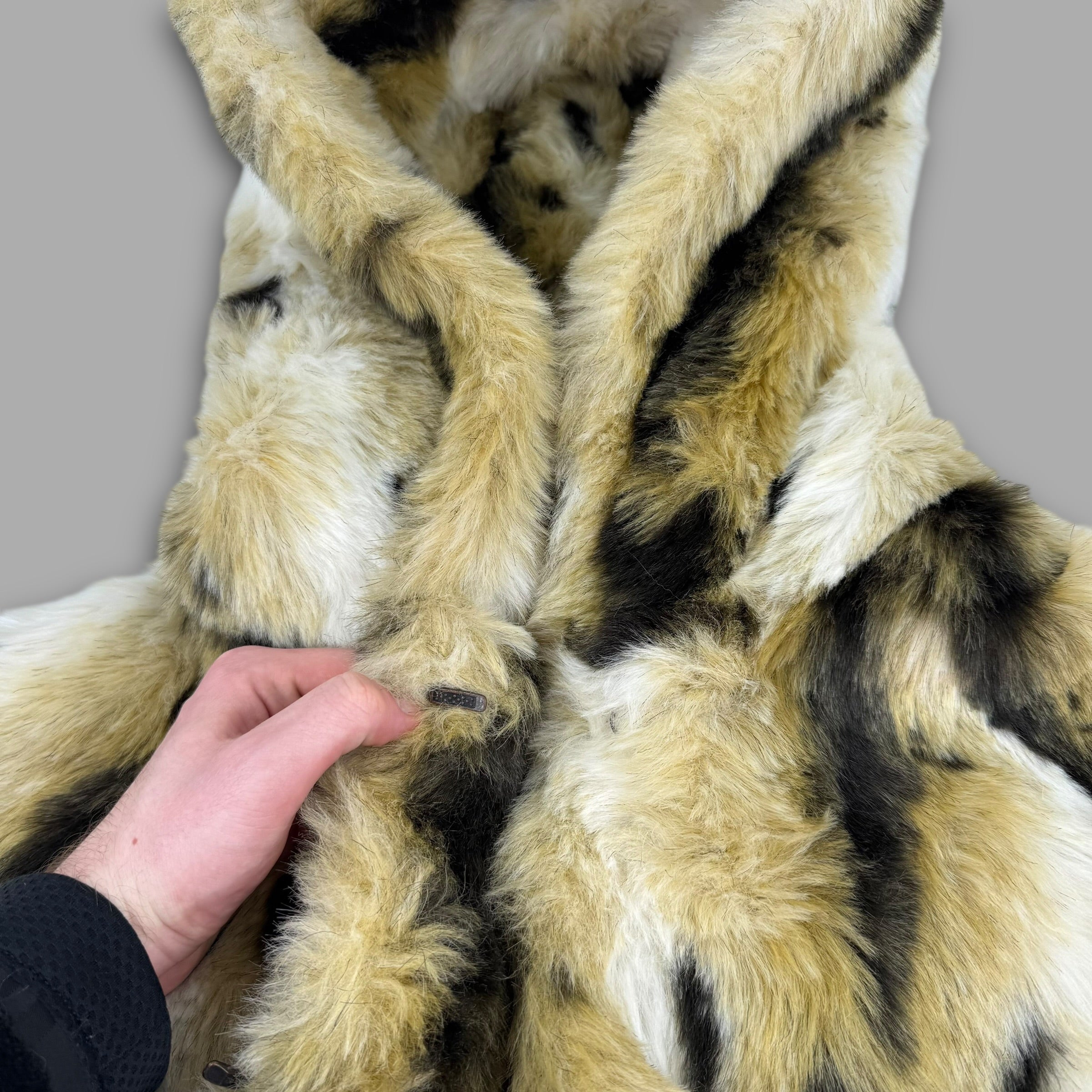 Marble 2000's faux lynx fur hooded coat with clasp closures (XS) wms
