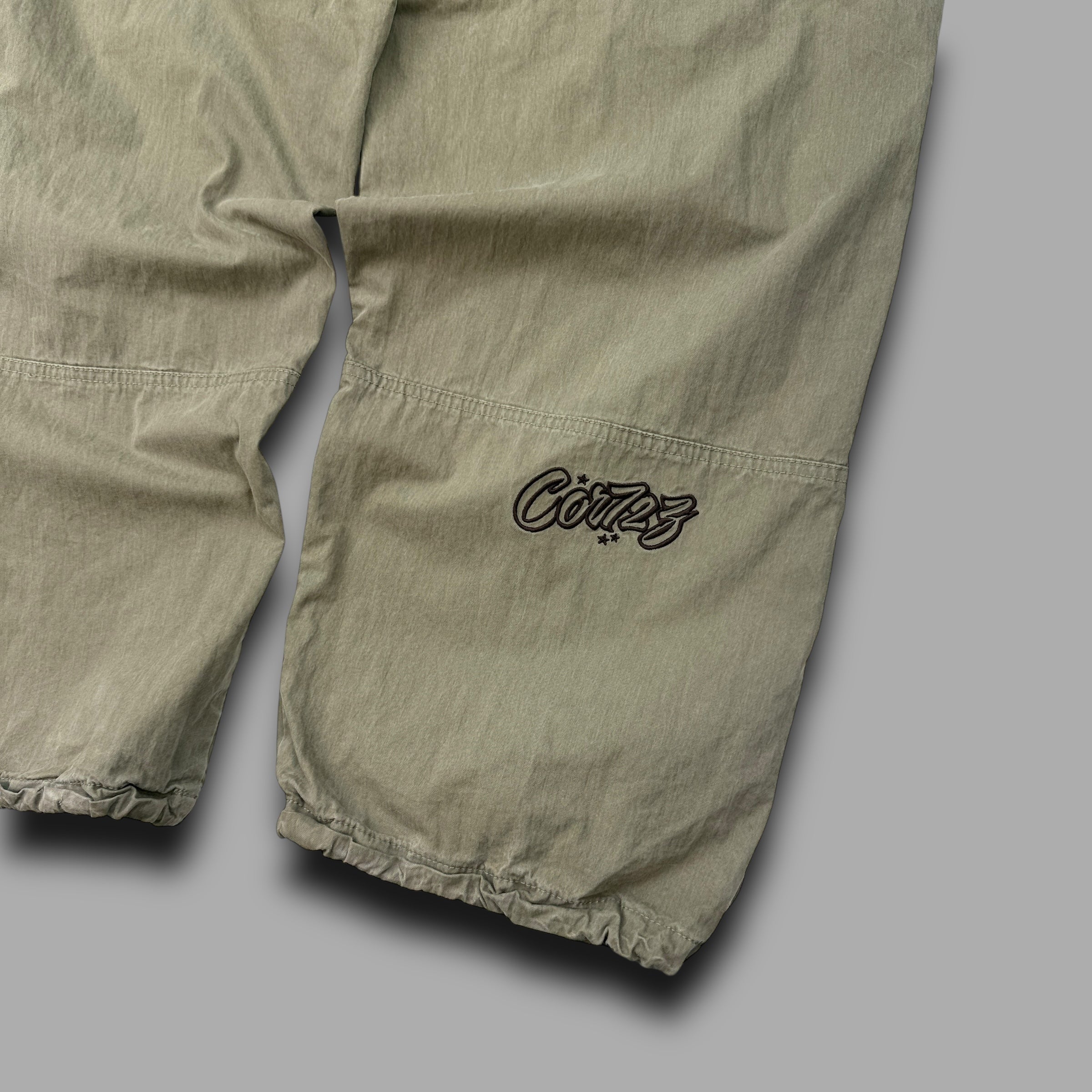 Nike cortiez 2000's baggy technical cargo bottoms (M)