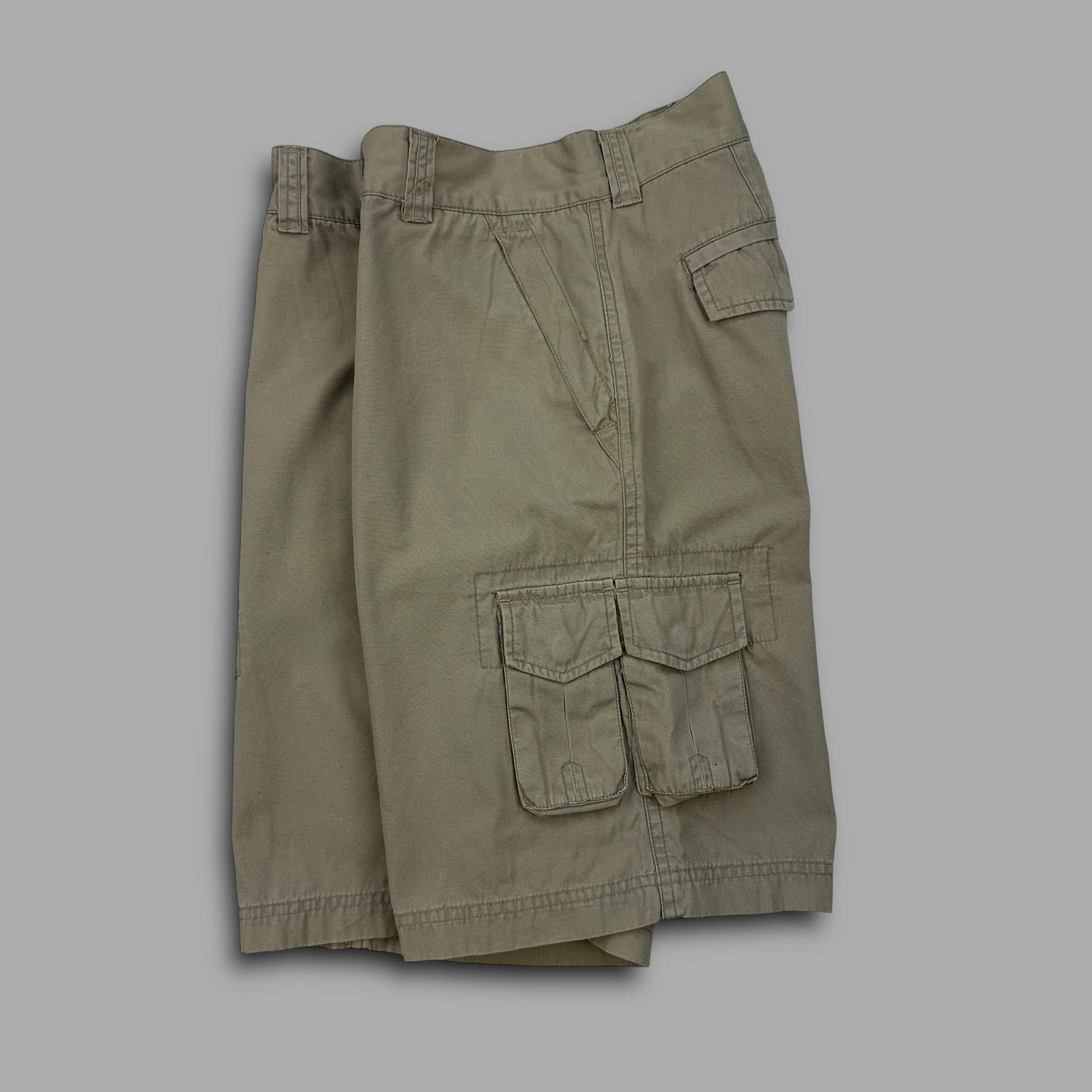 Airwalk 2000's baggy multi-pocket cargo shorts (XS-S)