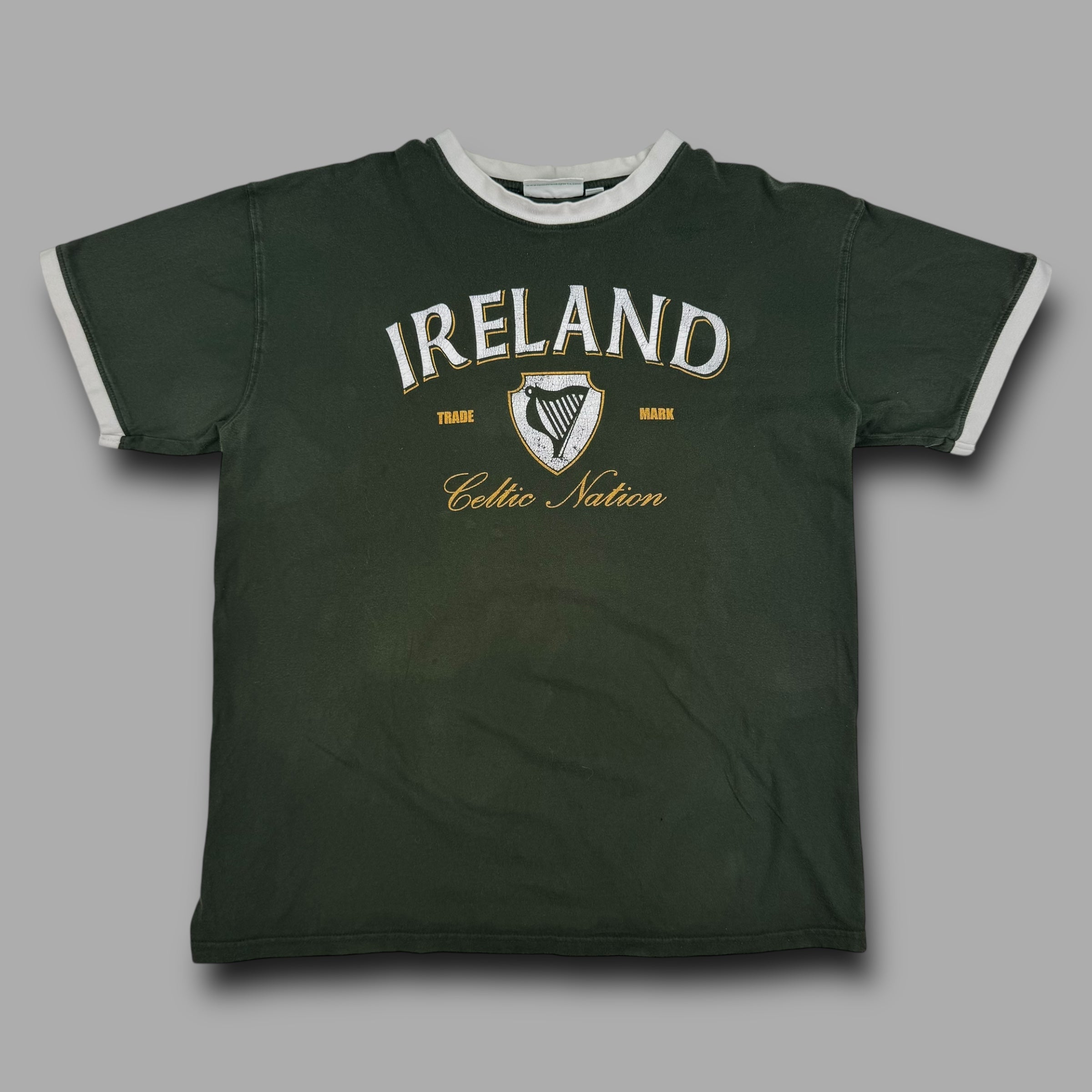 Ireland celtic nation 2000's graphic spellout tee (L)