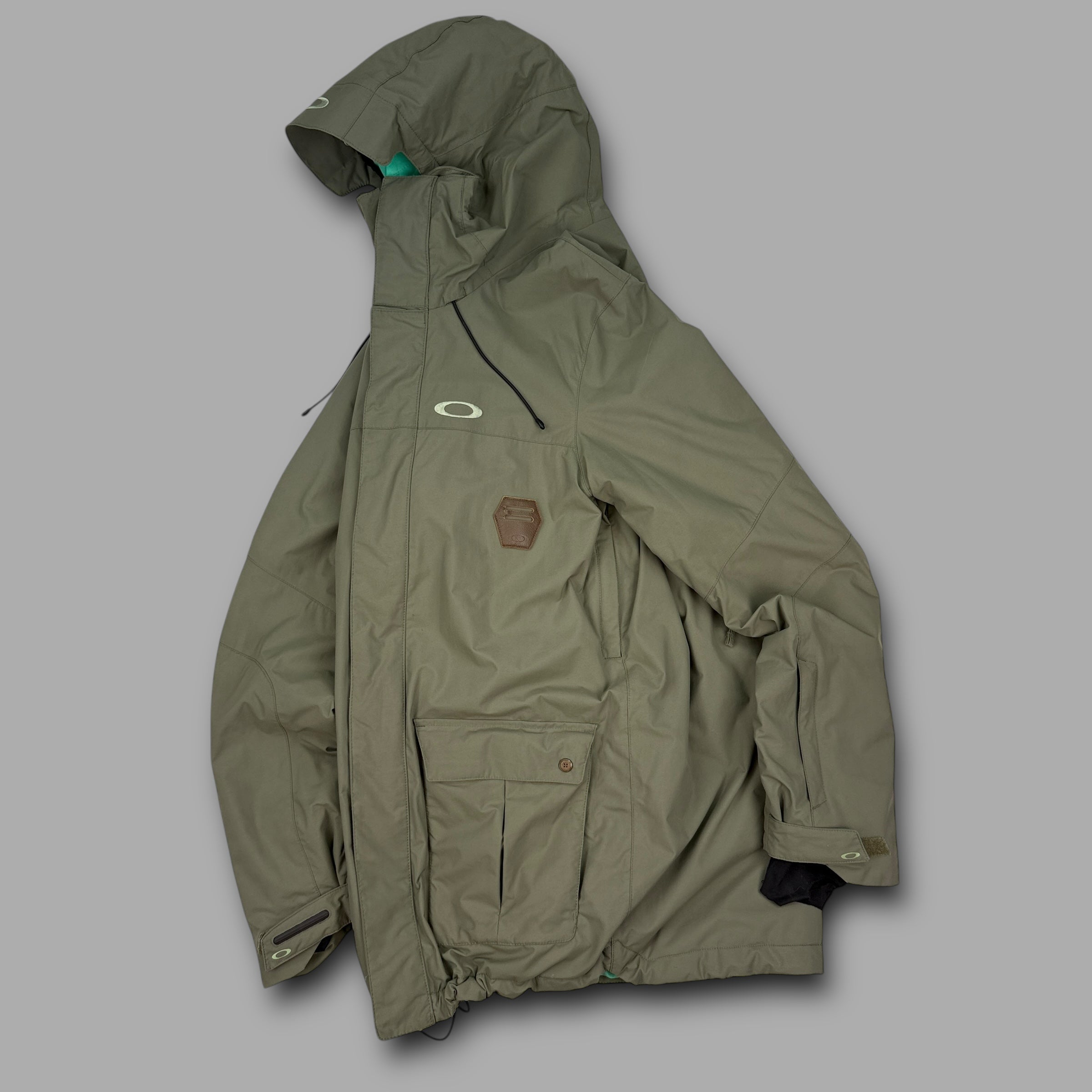 Oakley 2013 technical dual pocket vented snowboard jacket (S)