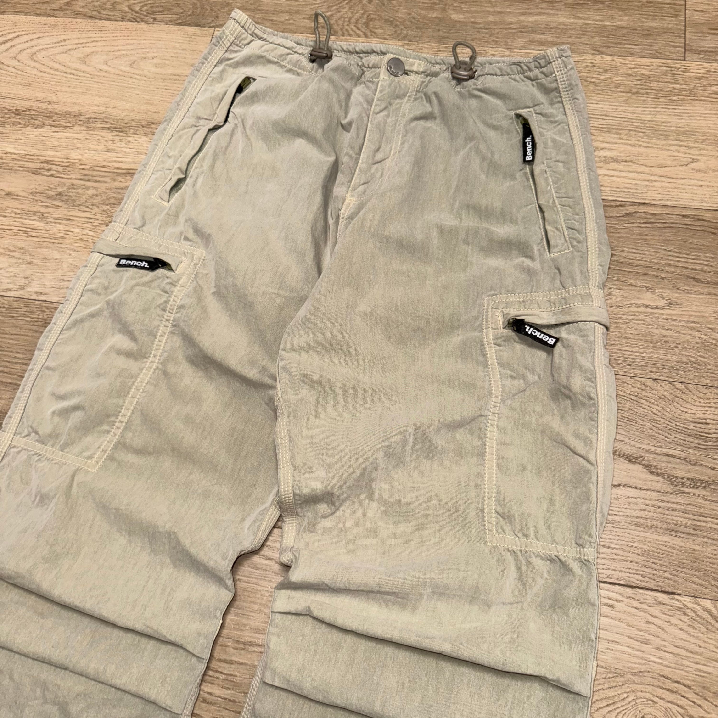 Bench 2000's technical contrast stitch baggy flight bottoms (S)