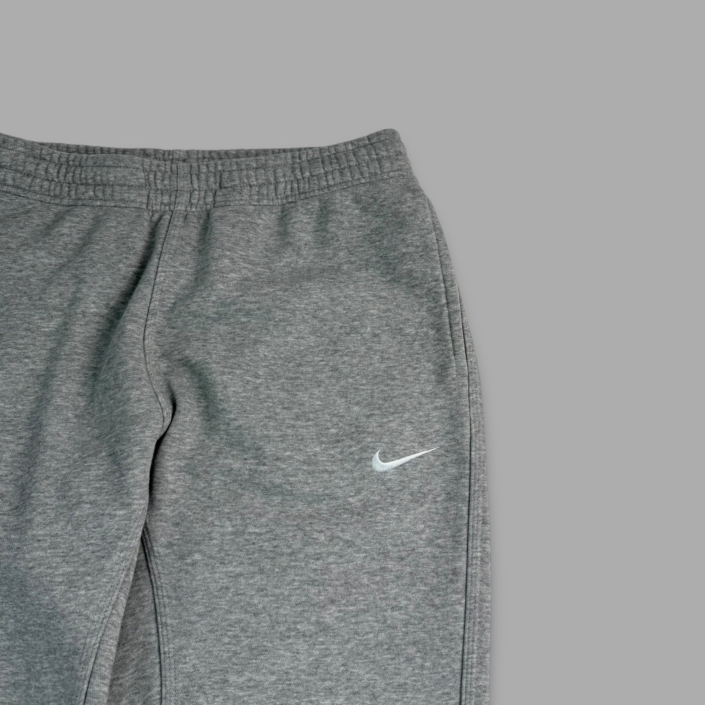 Nike 2000's tapered joggers (M)