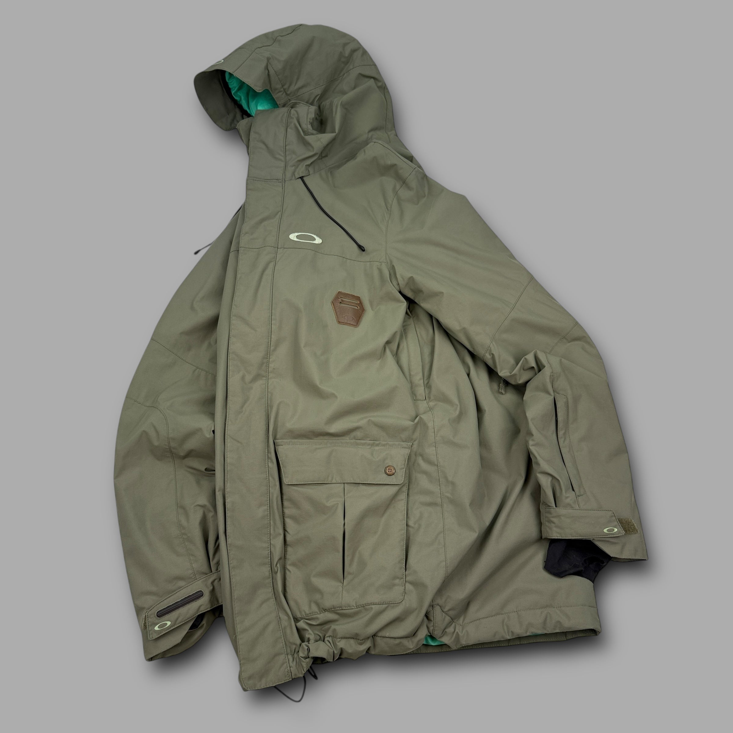 Oakley 2013 technical dual pocket vented snowboard jacket (S)