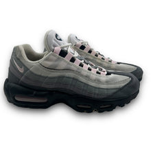 Load image into Gallery viewer, Nike airmax 95 ‘pink foam’ 2020 (UK7)
