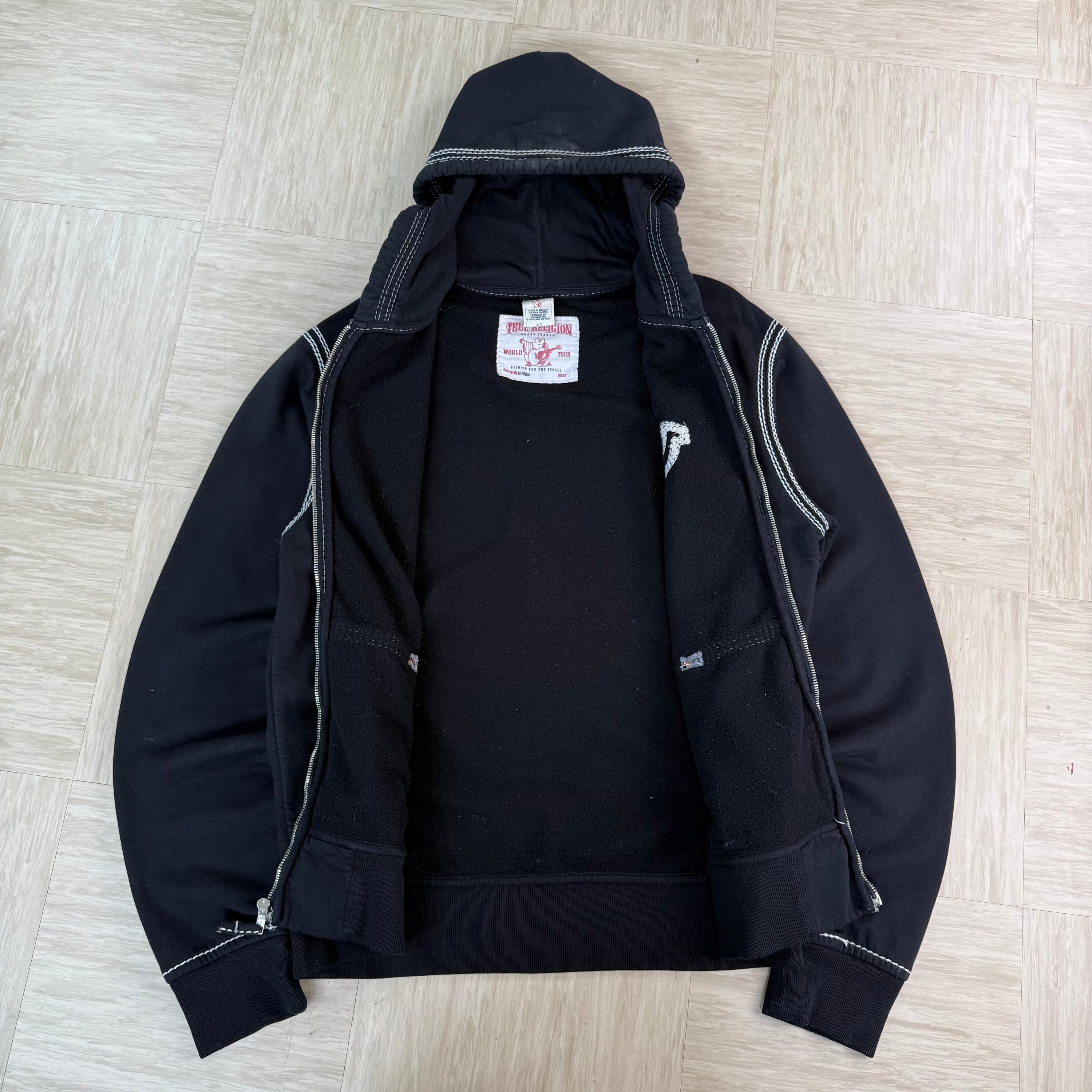 True religion 2000's triple stitch zip up hoodie (L)