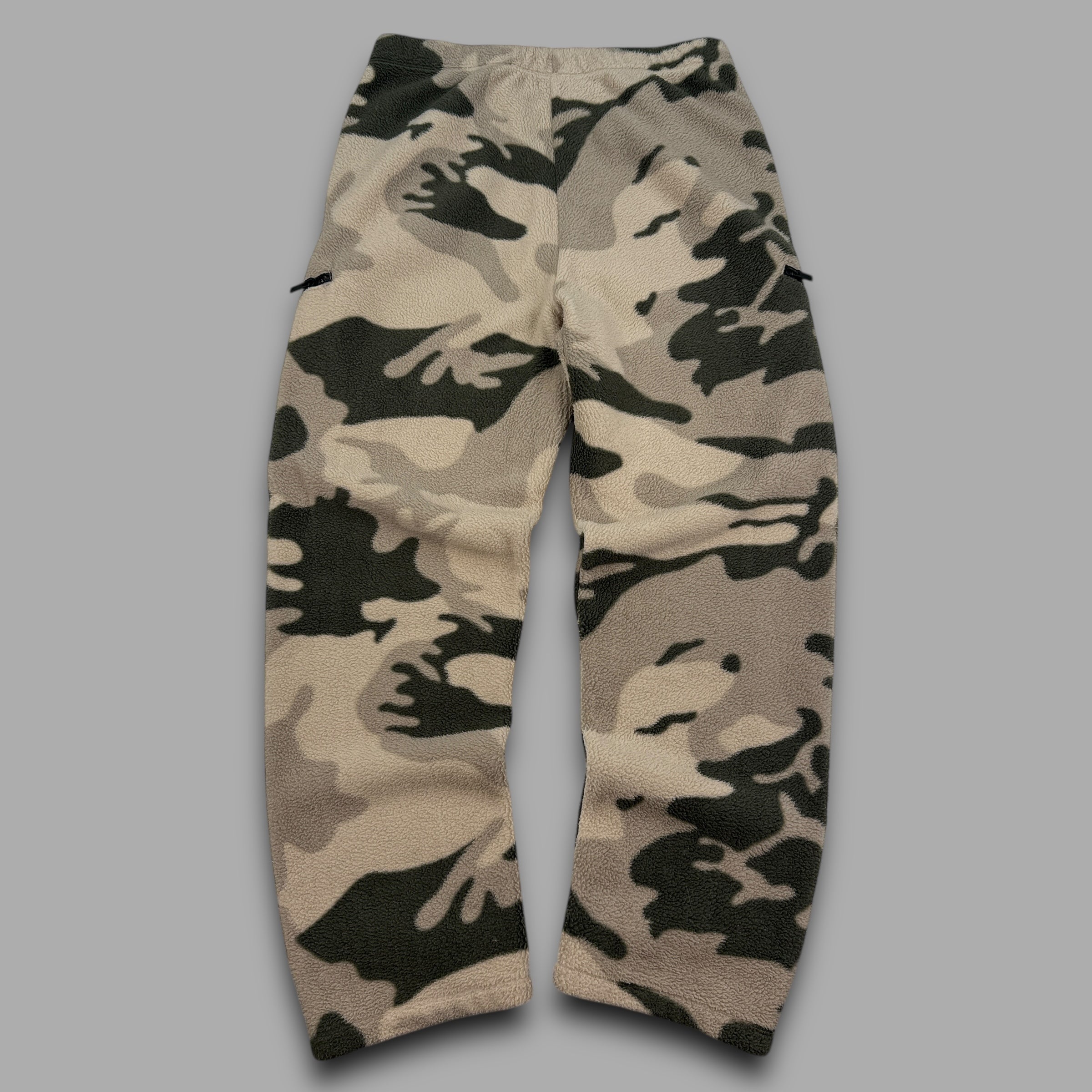 Essentials straight leg uncuffed fleece camo joggers (L) wms