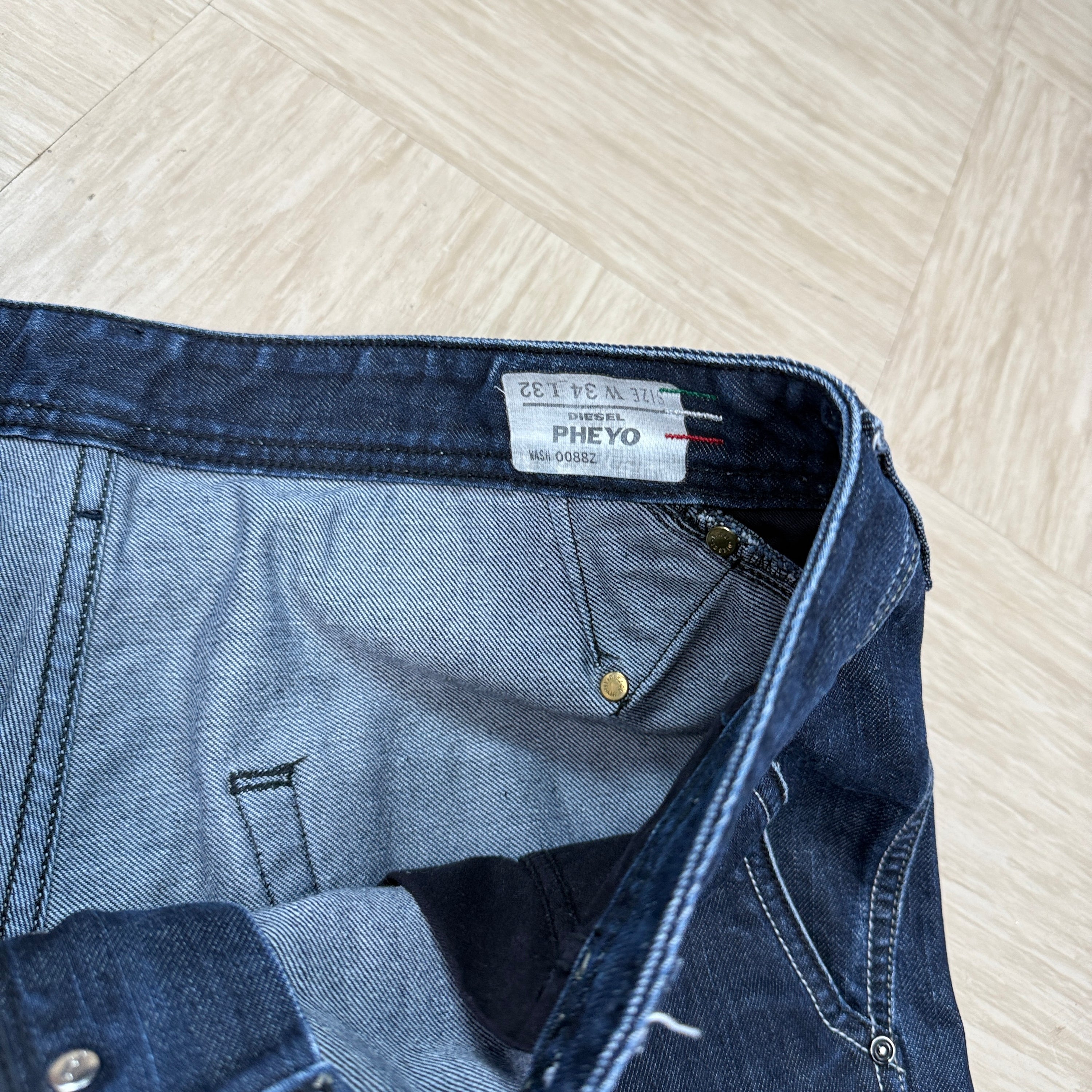 Diesel pheyo 2000's relaxed bootcut dark denim contrast stitch jeans (M-L)