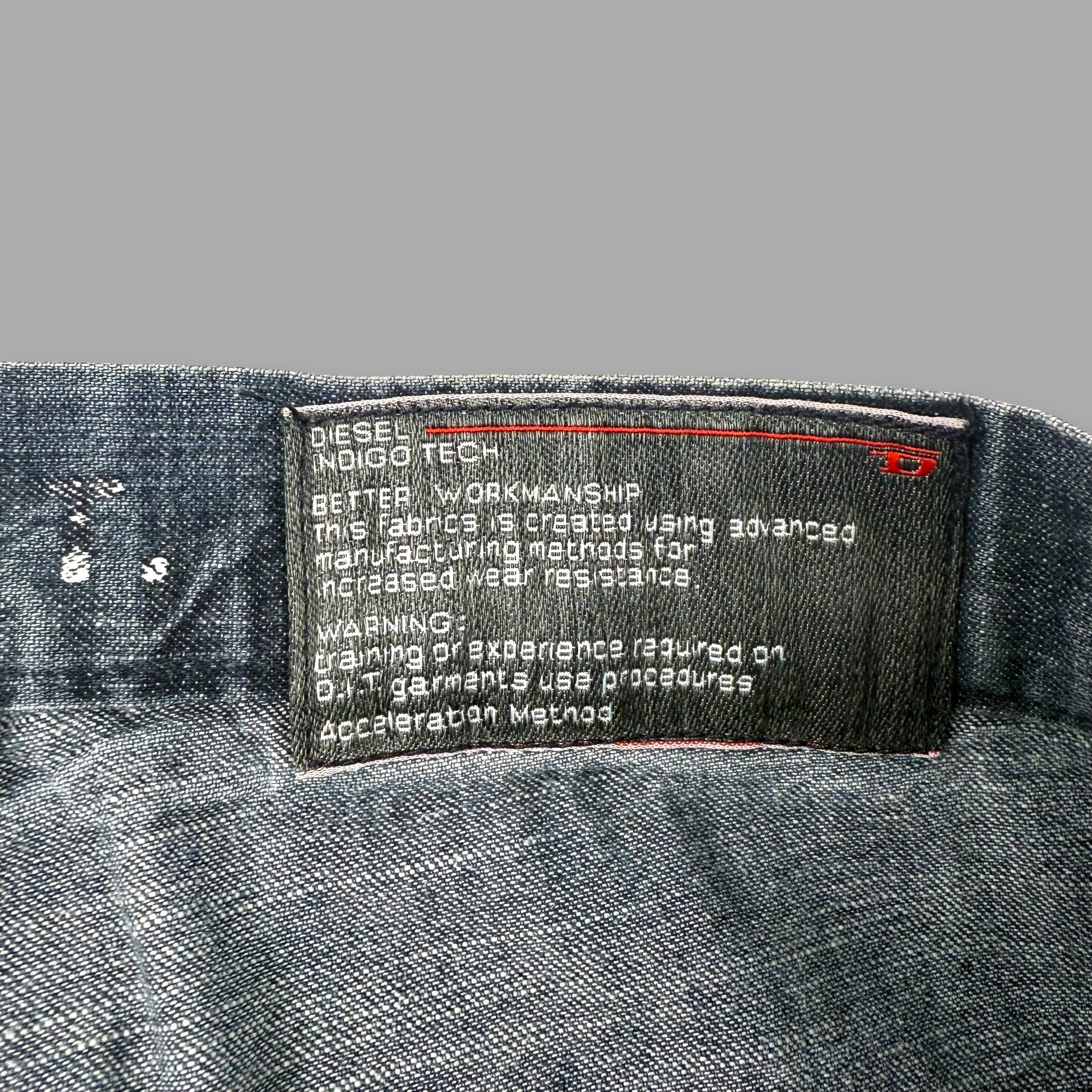 Diesel 2000's relaxed straight leg jeans (S)