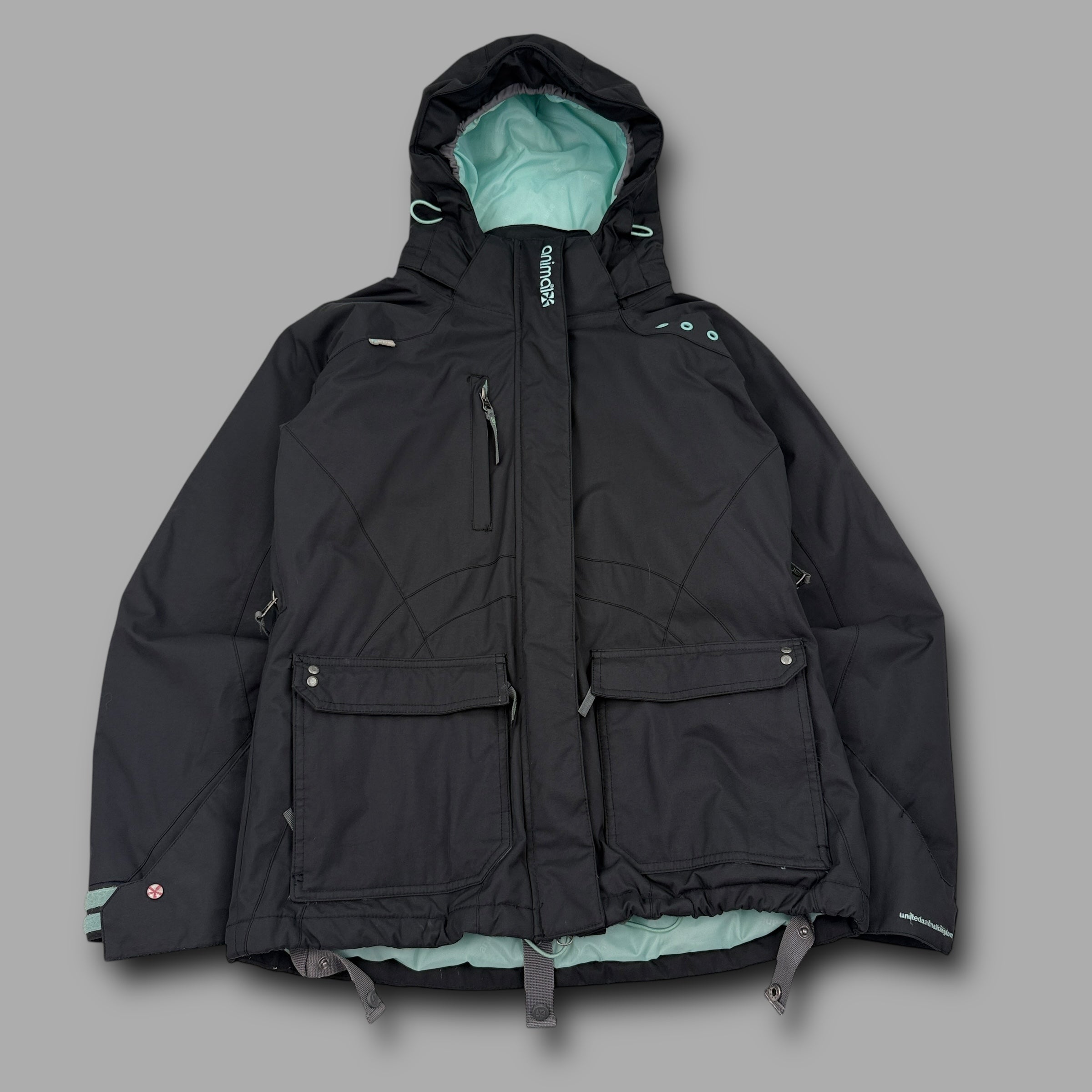 Animal 2000's technical multi-pocket vented ski jacket (M) wms
