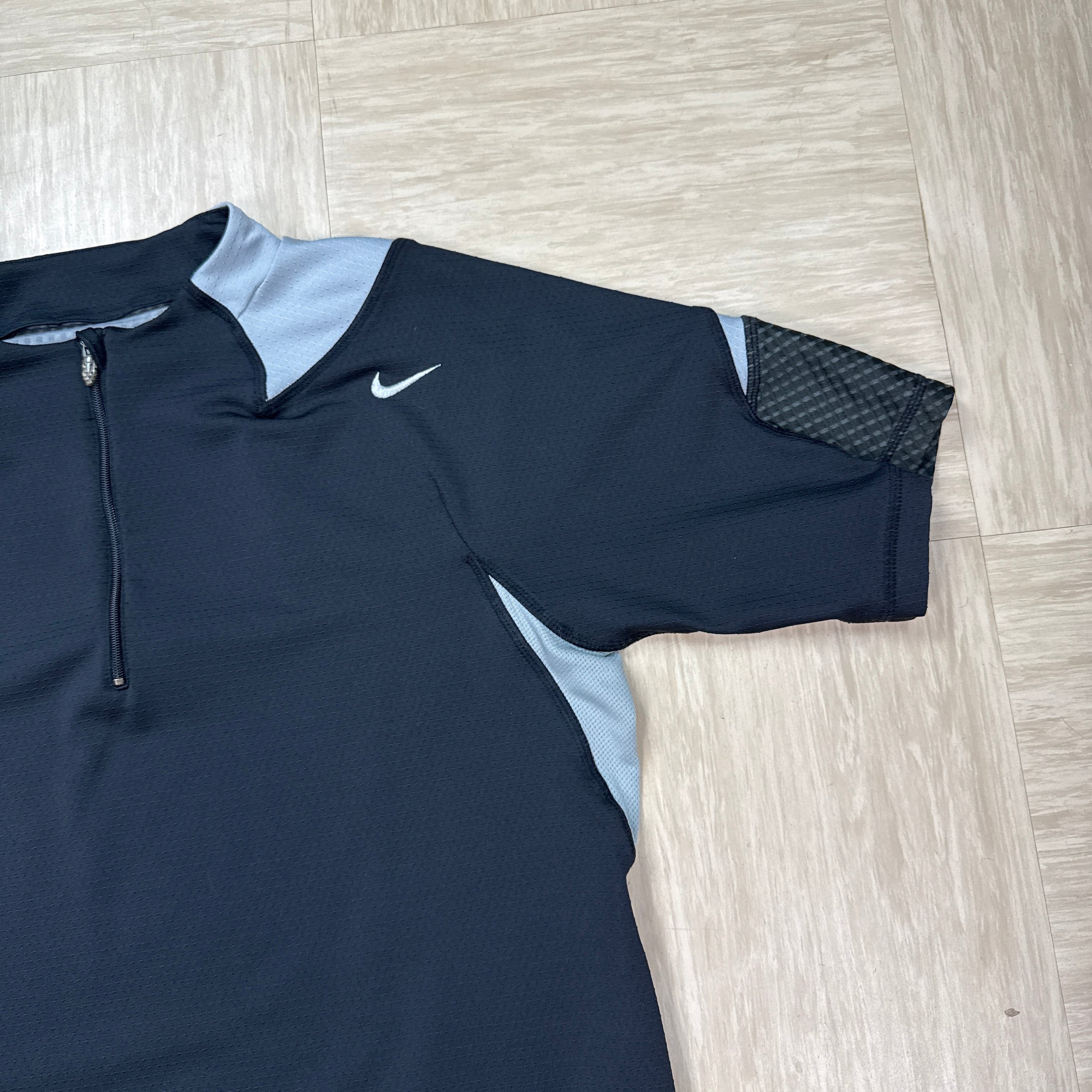Nike 2000's technical panelled dri-fit active tee (L)