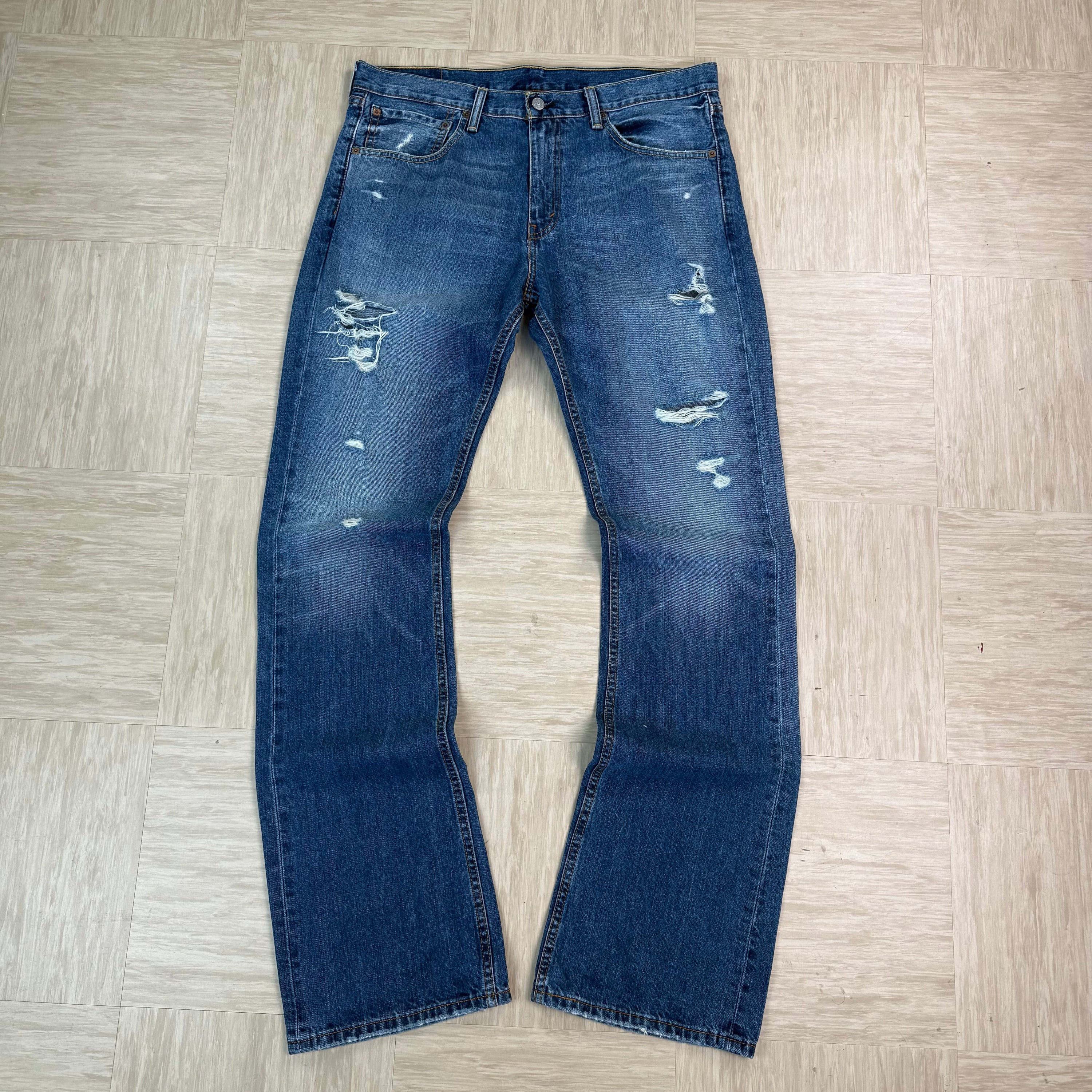 Levi's 527 2000's distressed long leg relaxed denim bootcut jeans (L-XL)