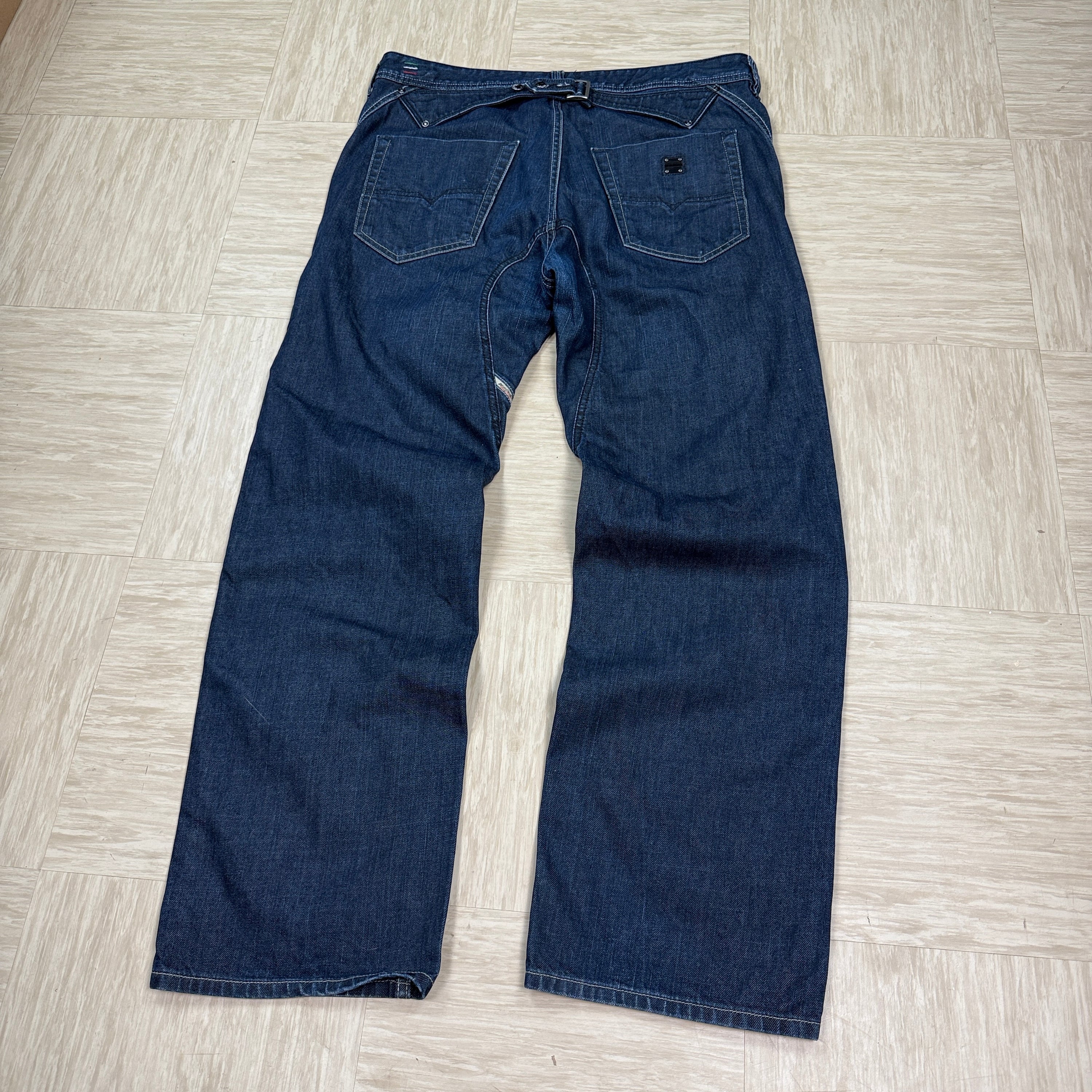 Diesel pheyo 2000's relaxed bootcut dark denim contrast stitch jeans (M-L)