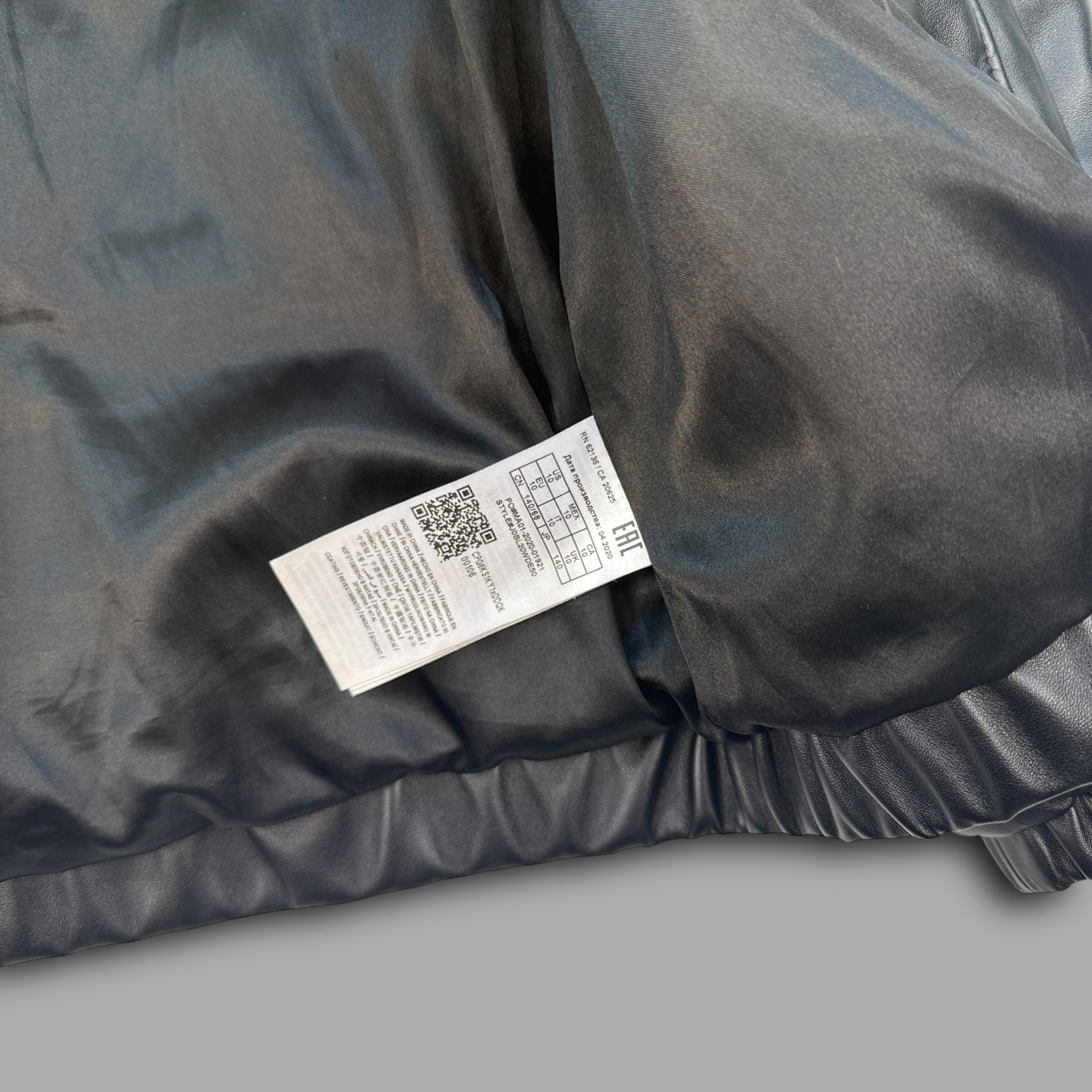 Guess 2000's nylon puffer jacket (S) wms
