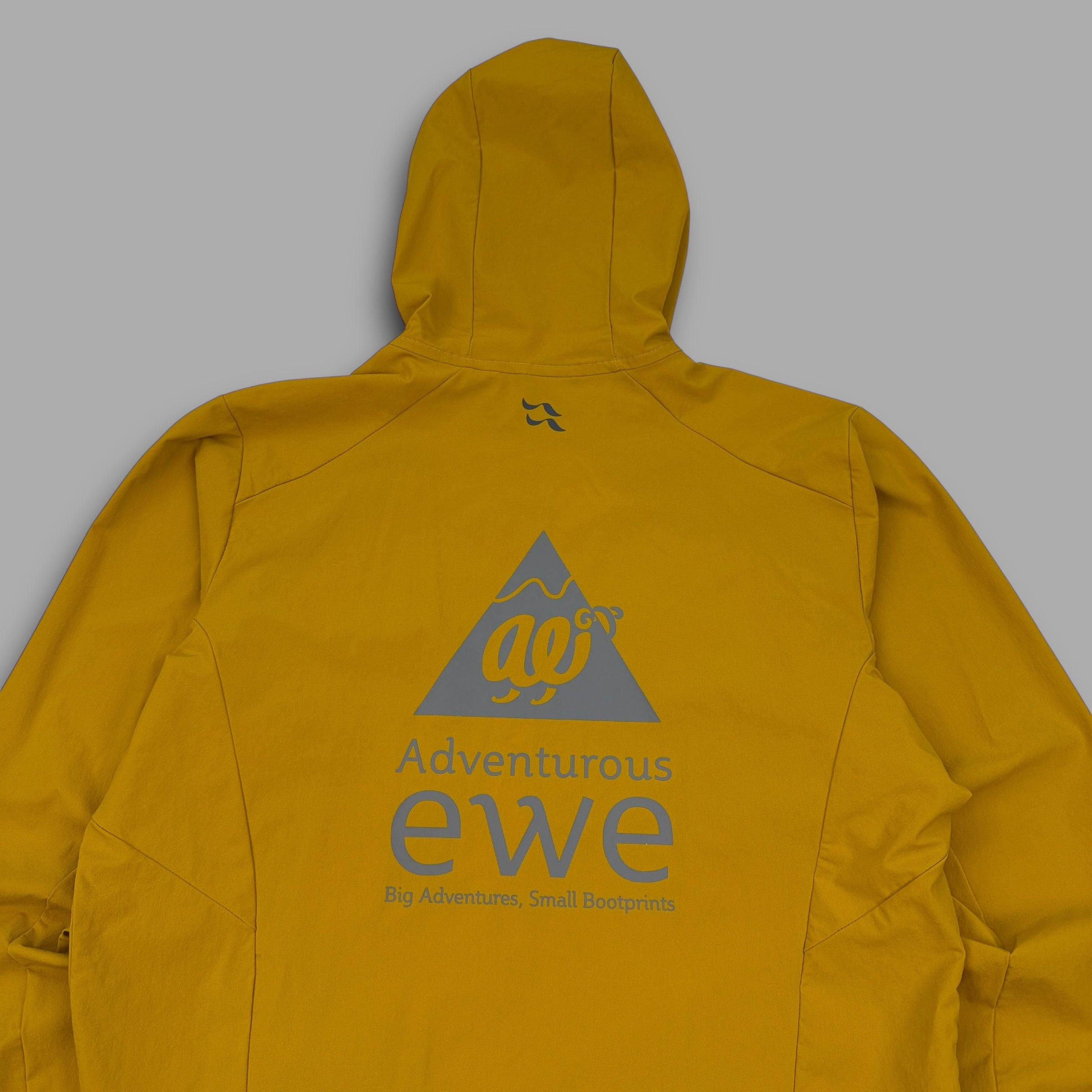 Rab 2000's technical softshell dual-pocket windbreaker (M)