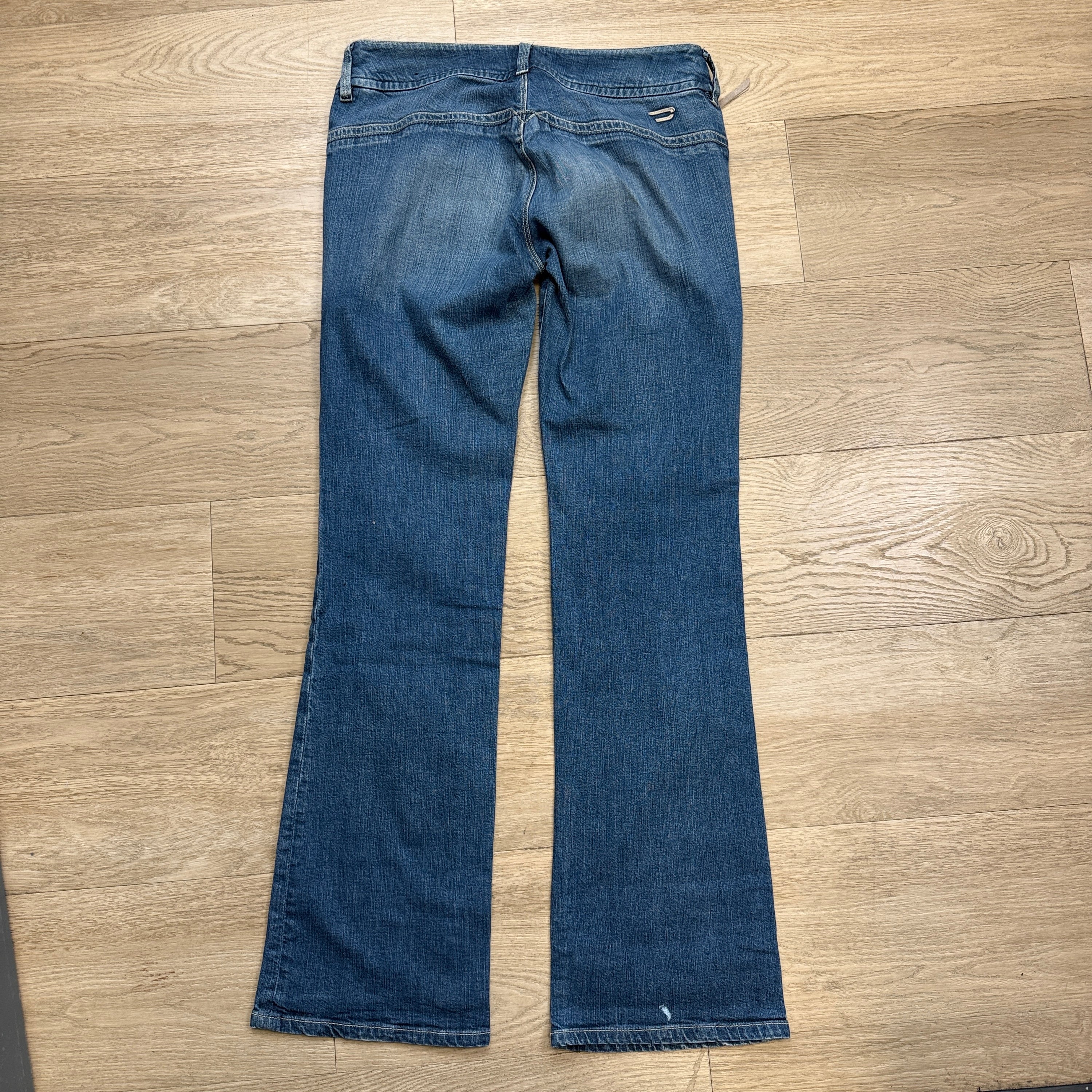 Diesel 2000's fitted lowrise bootcut jeans (S-M)