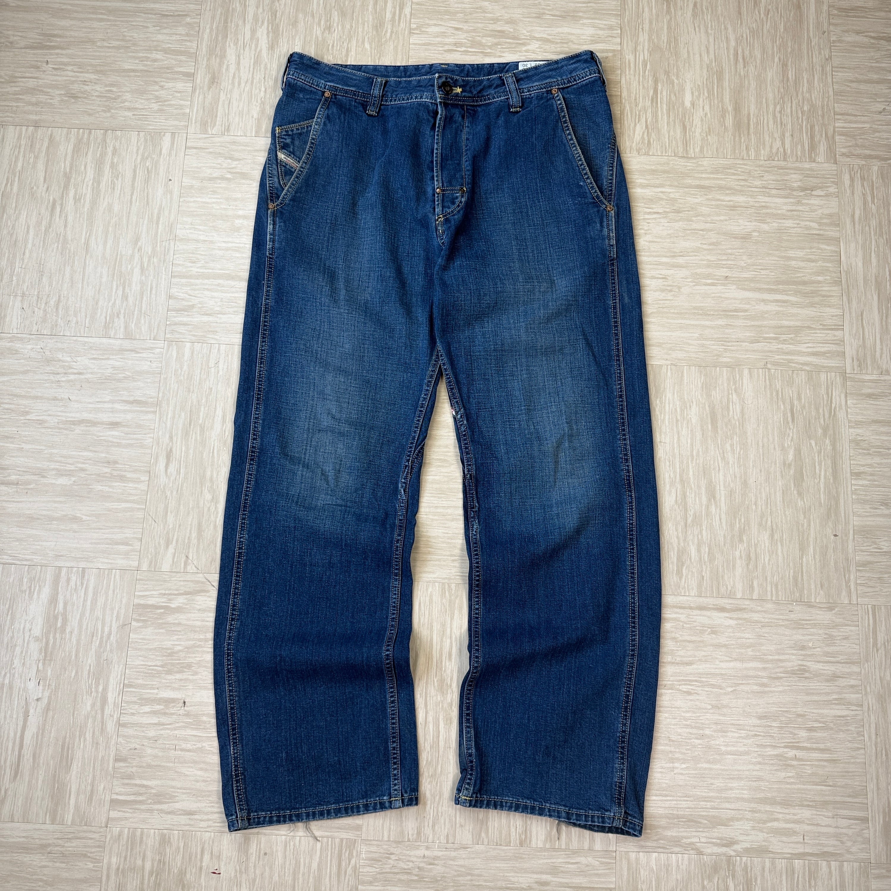 Diesel 2000's relaxed fit pheyo bootcut denim jeans (S)