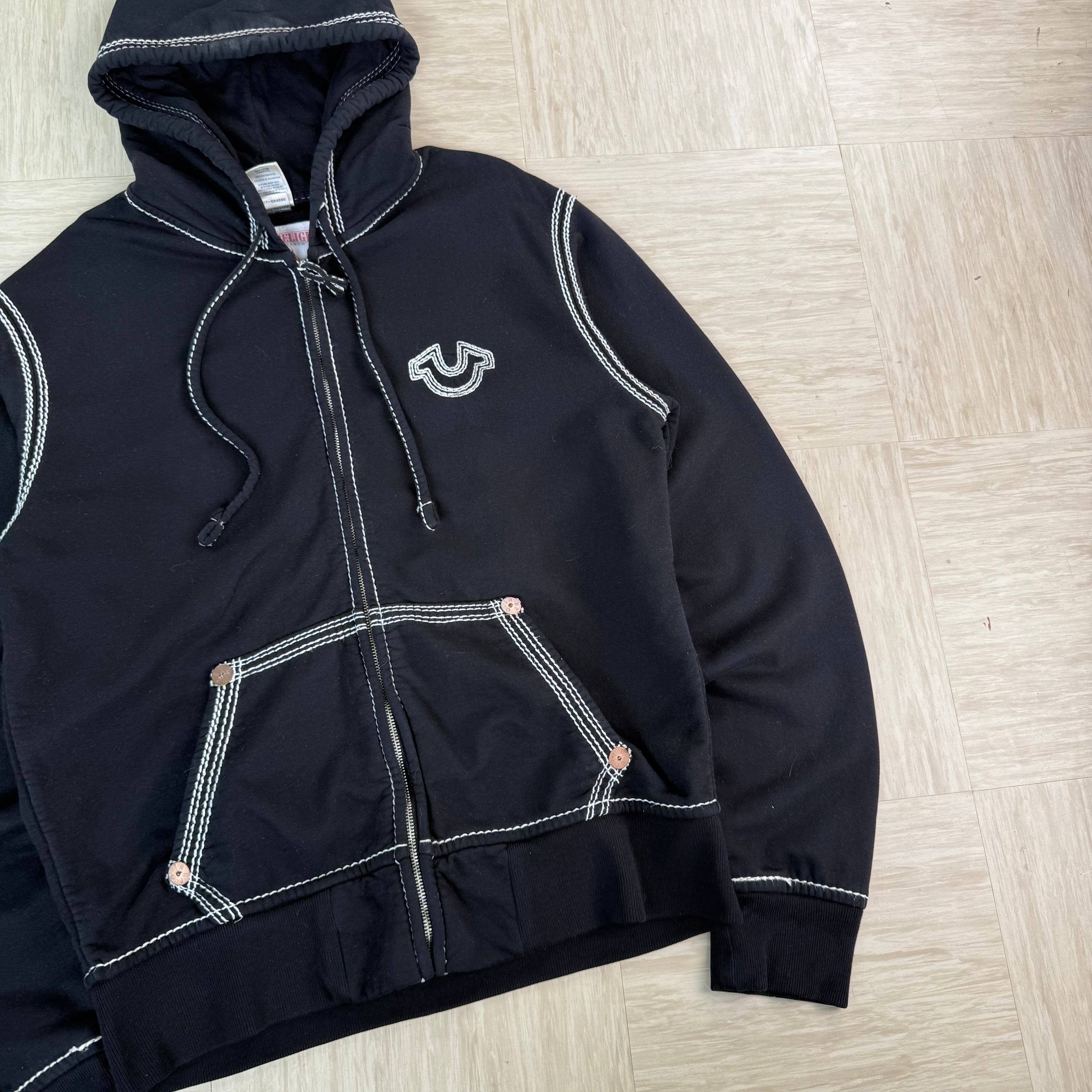 True religion 2000's triple stitch zip up hoodie (L)
