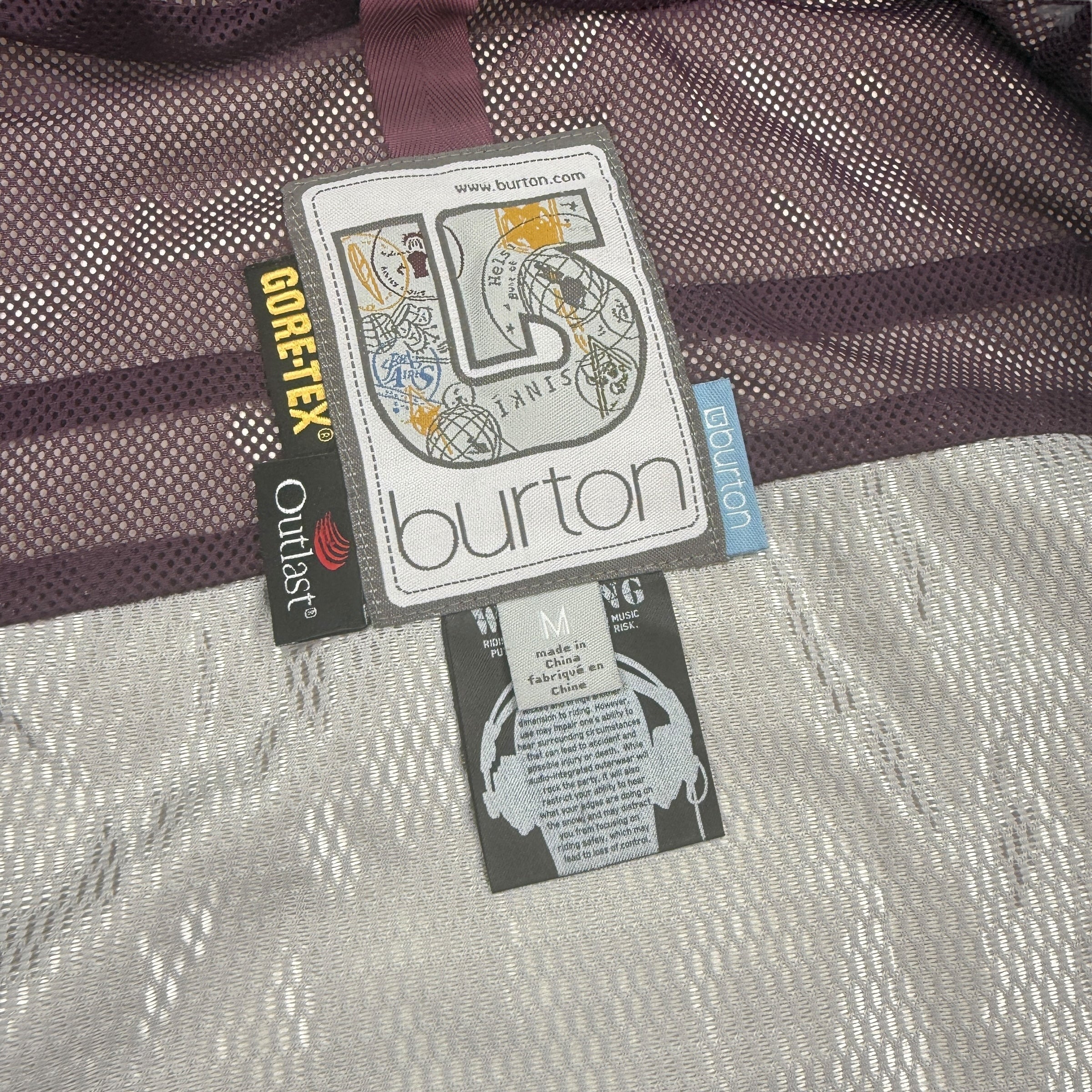 Burton gore-tex 2000's technical magnetic closure monogram ski jacket (S)