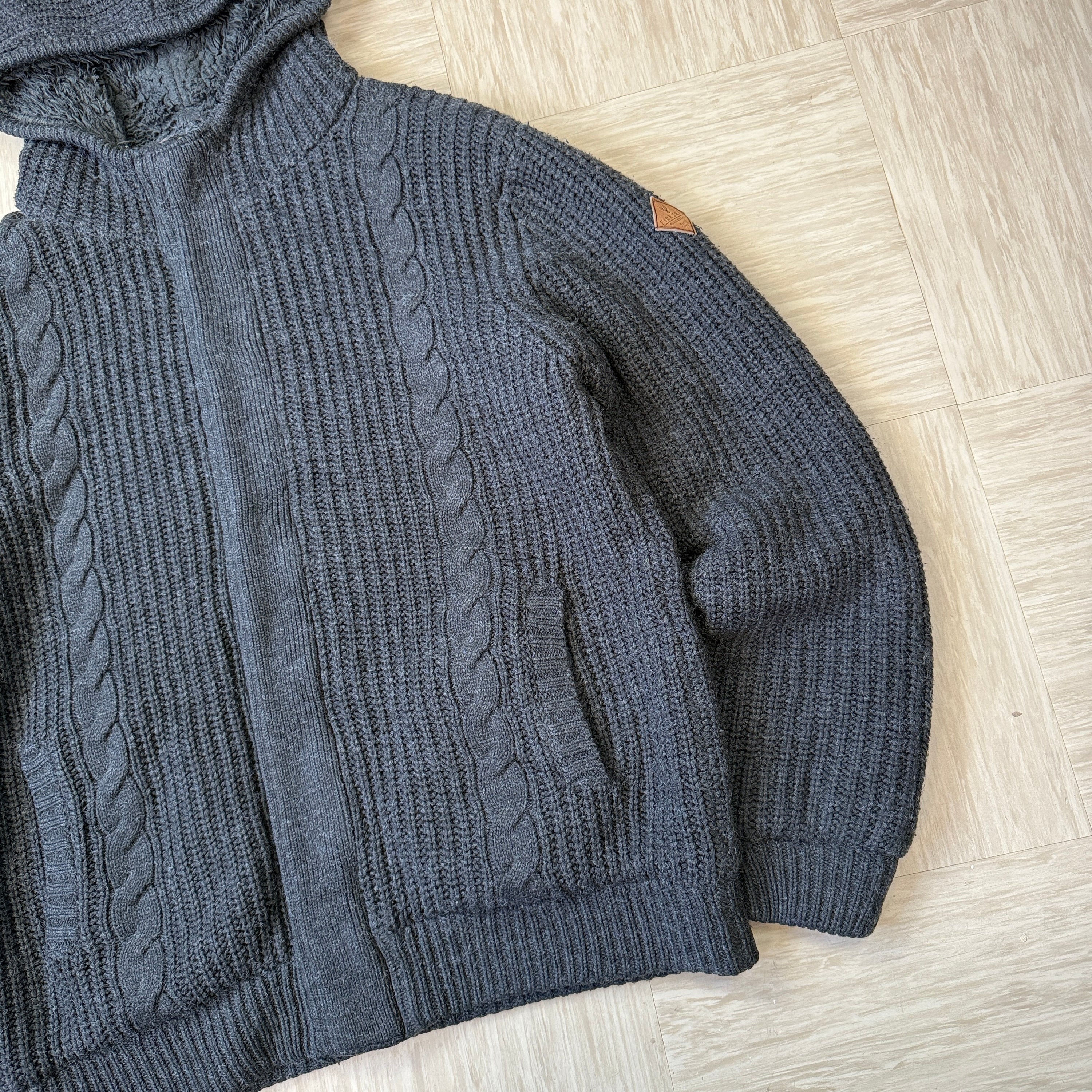 Firetrap 2000's heavy sherpa lined hooded knit jacket (XL)