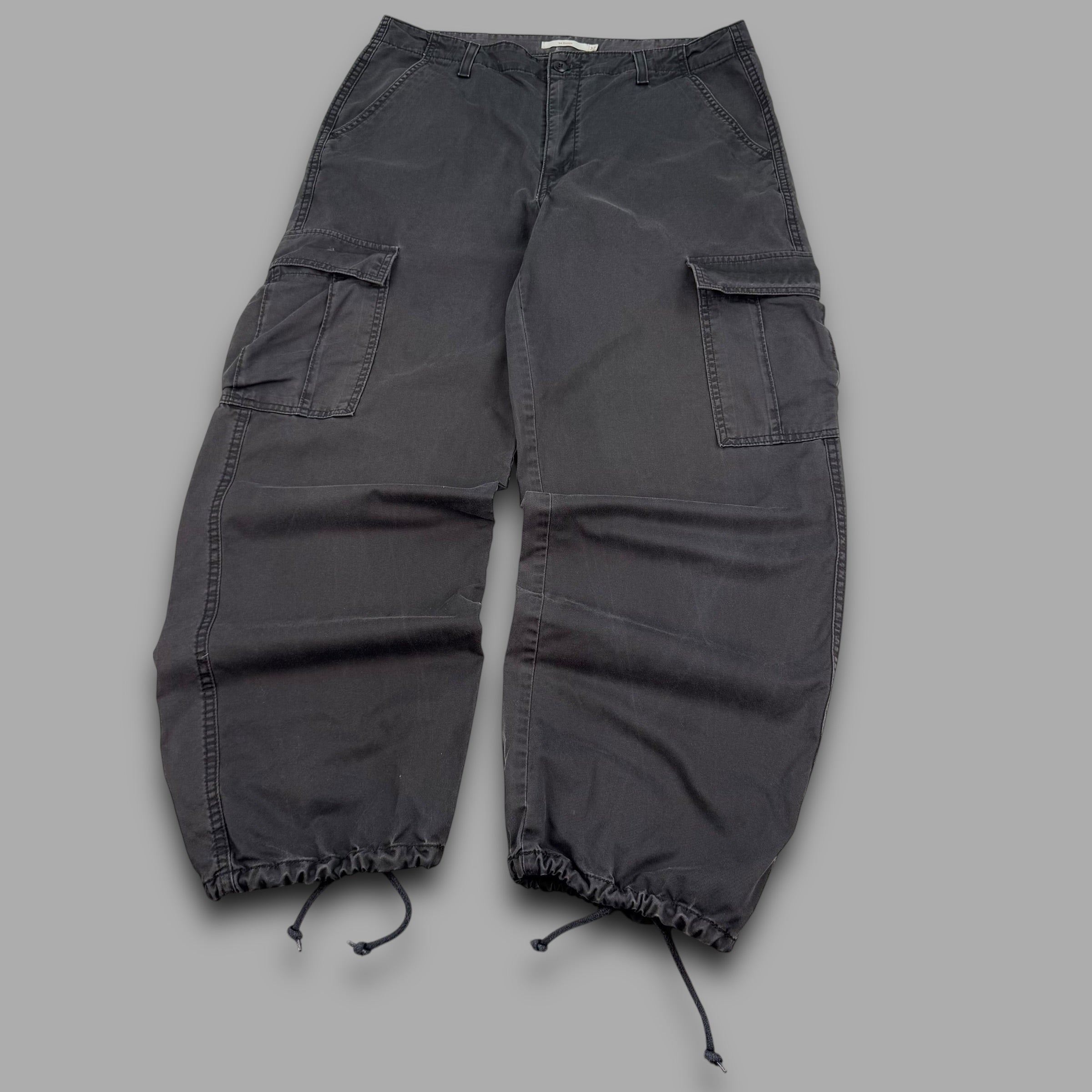 Levi's 2000's technical baggy wide leg cuffed cargo bottoms (M)