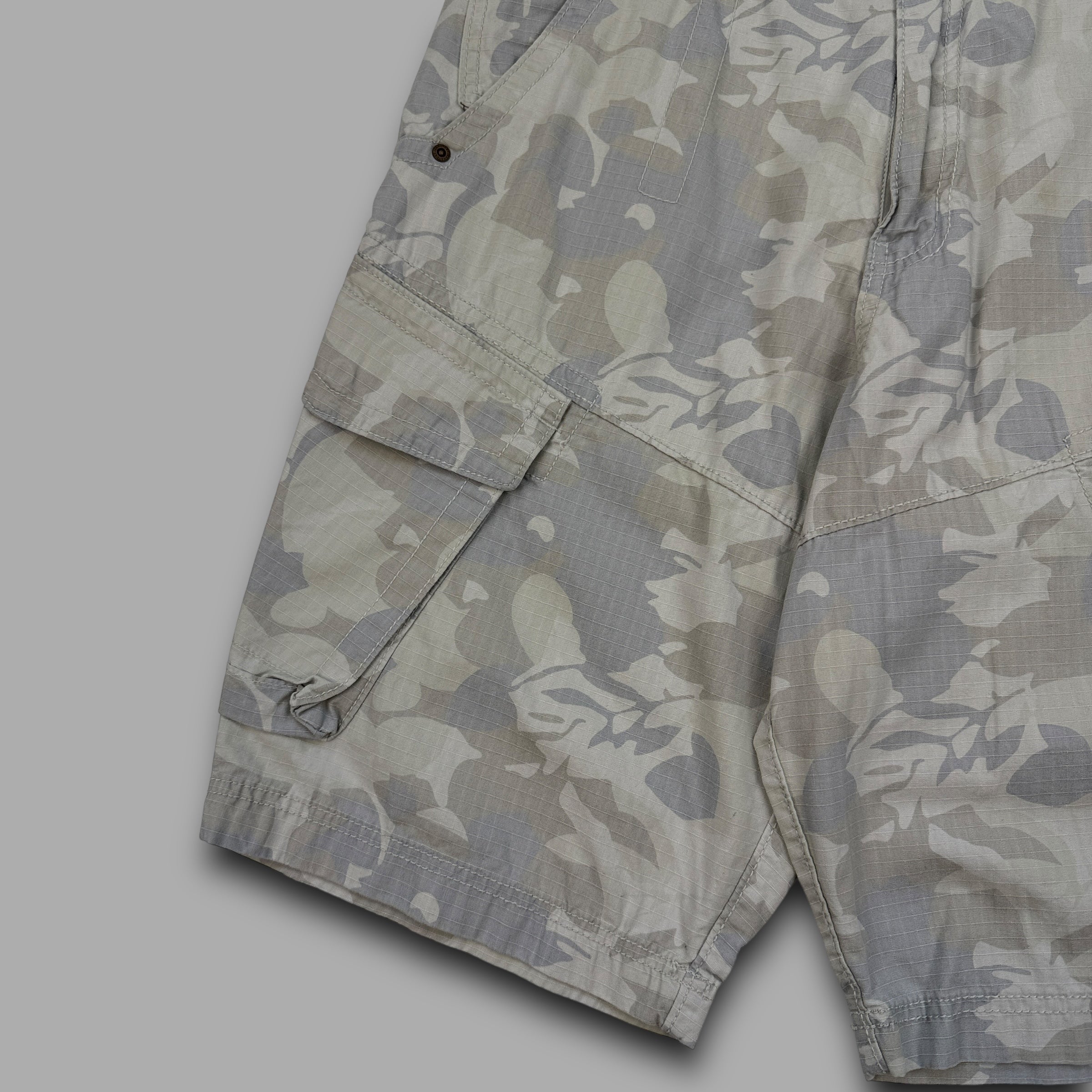 Next 2000's baggy wide leg camo shorts (M)
