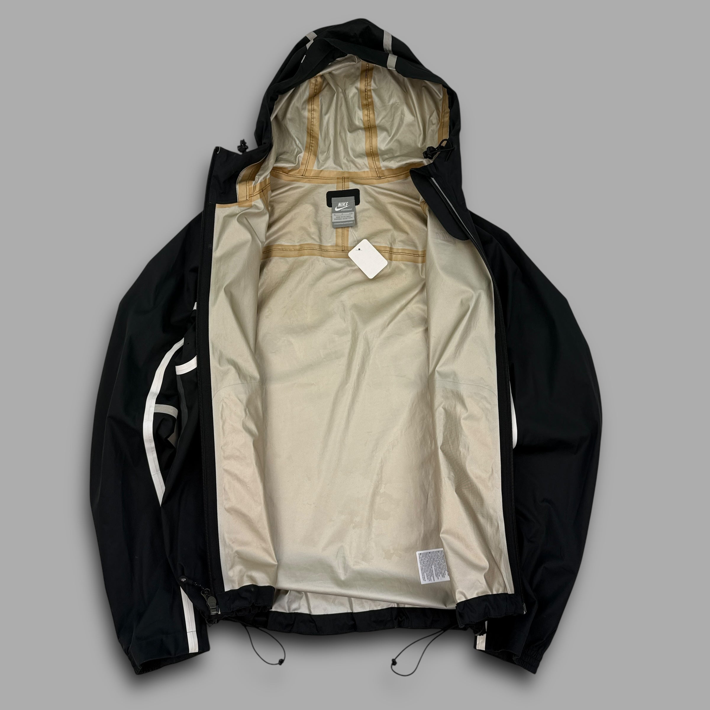 Nike 2000's technical taped seams reflective softshell jacket (S)