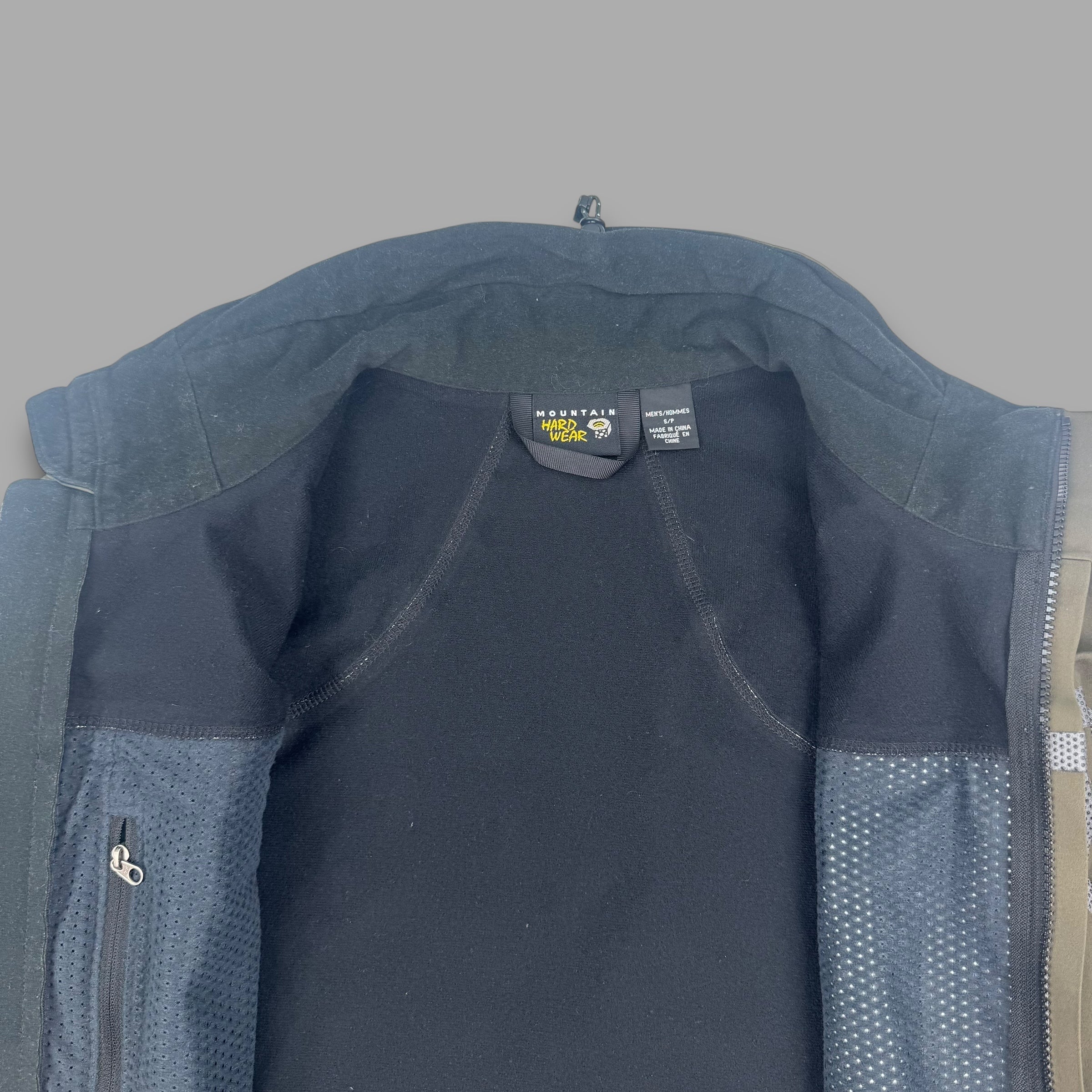 Mountain hardwear 2000’s technical taped seams conduit softshell jacket (S)