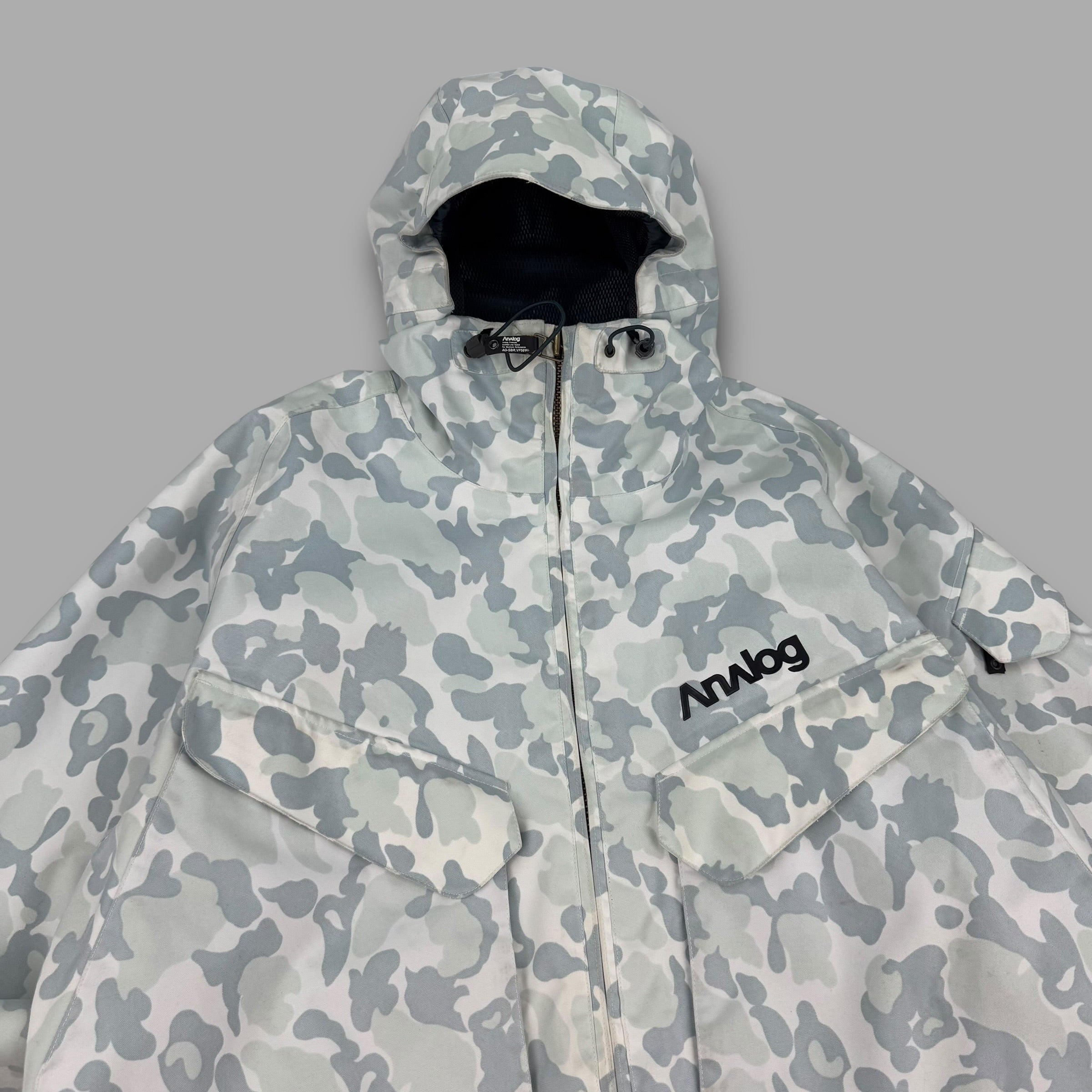 Burton Analog 2000's technical vented camo print hardshell ski jacket (XL)