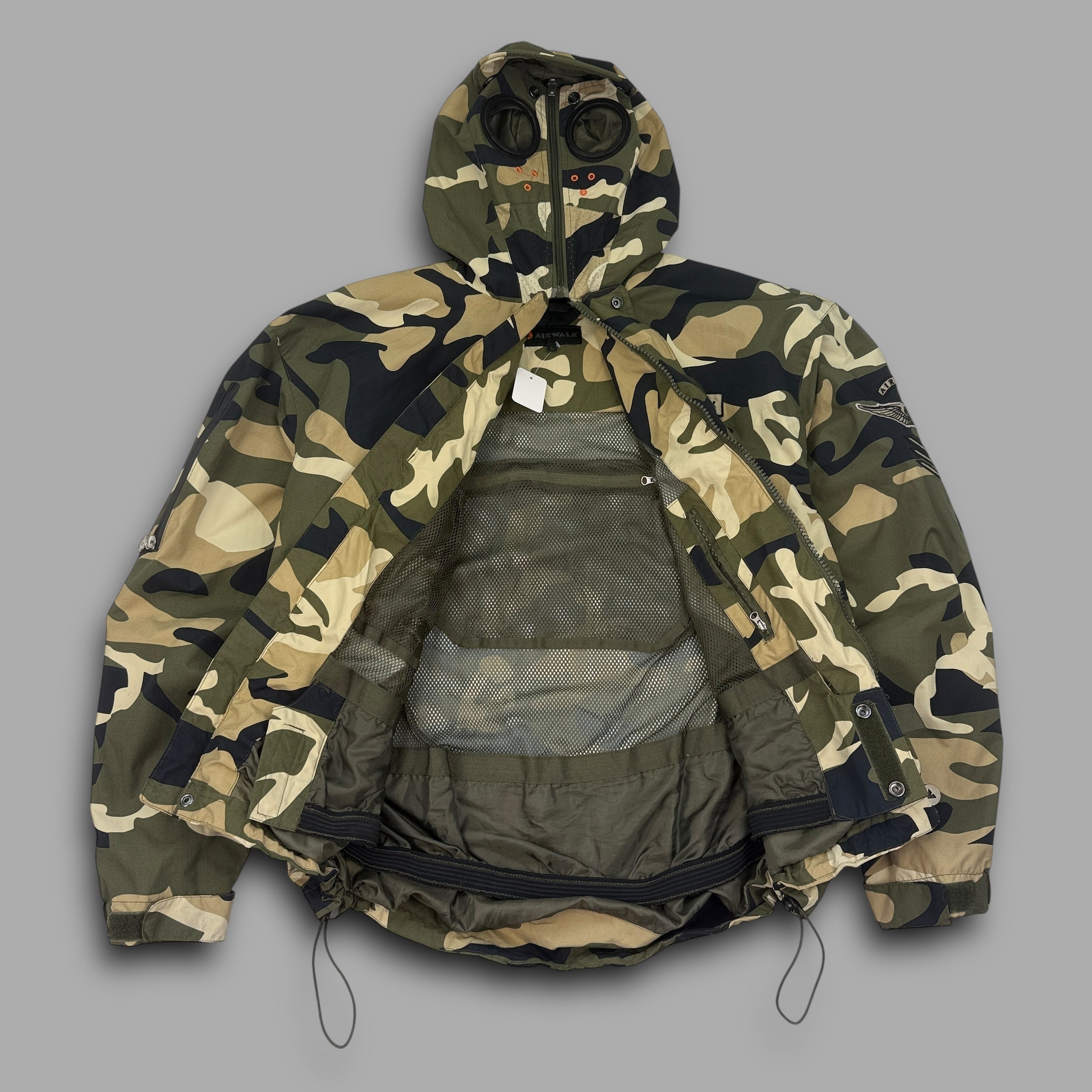 Airwalk 2000's technical camo goggle ski jacket (L)