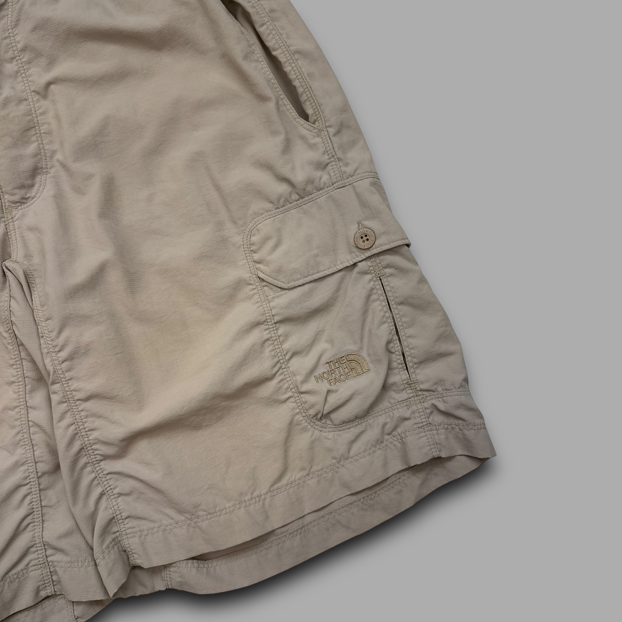 The north face 2010 technical baggy walking cargo shorts (M)