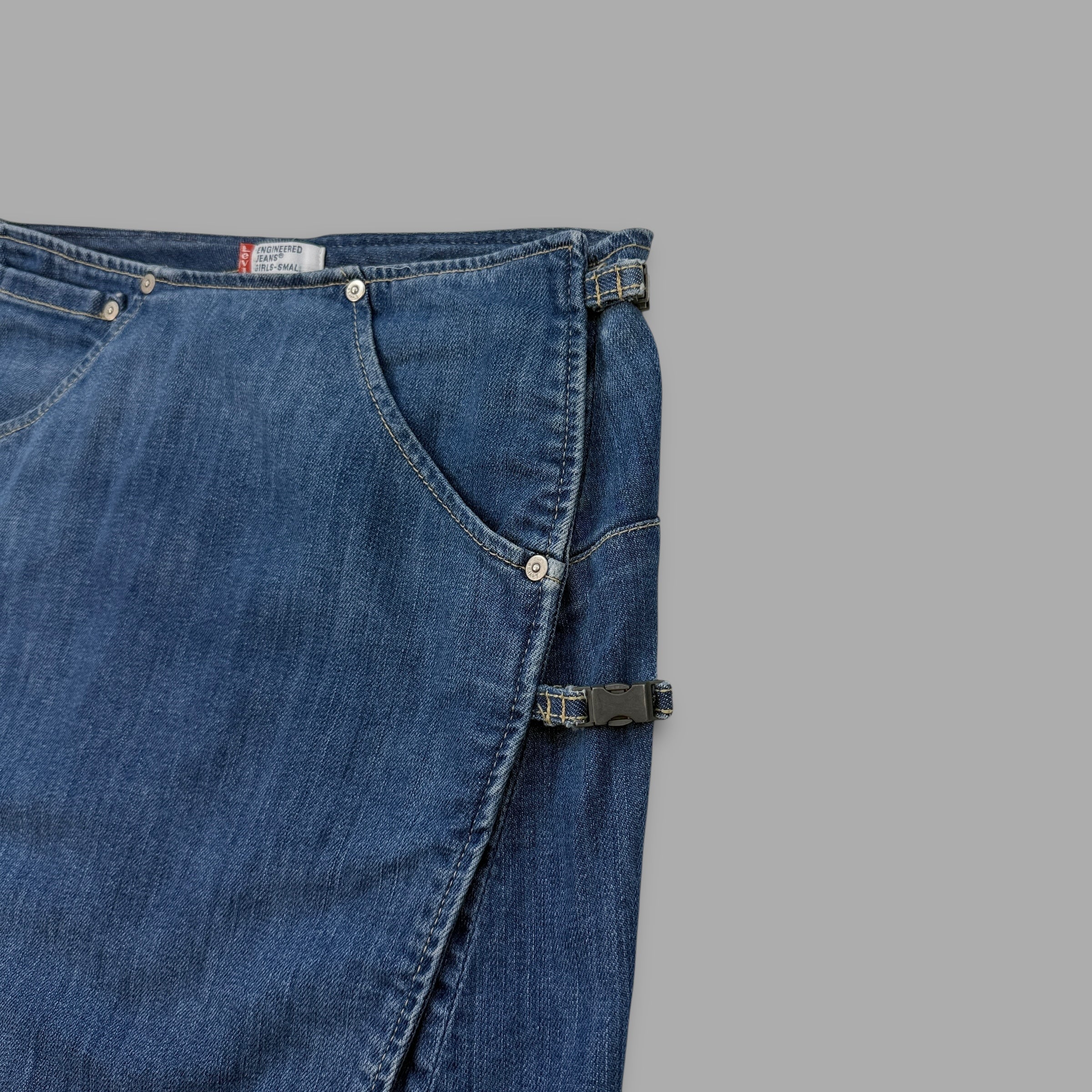 Levi's engineered 2000's technical denim wrap skirt (S)