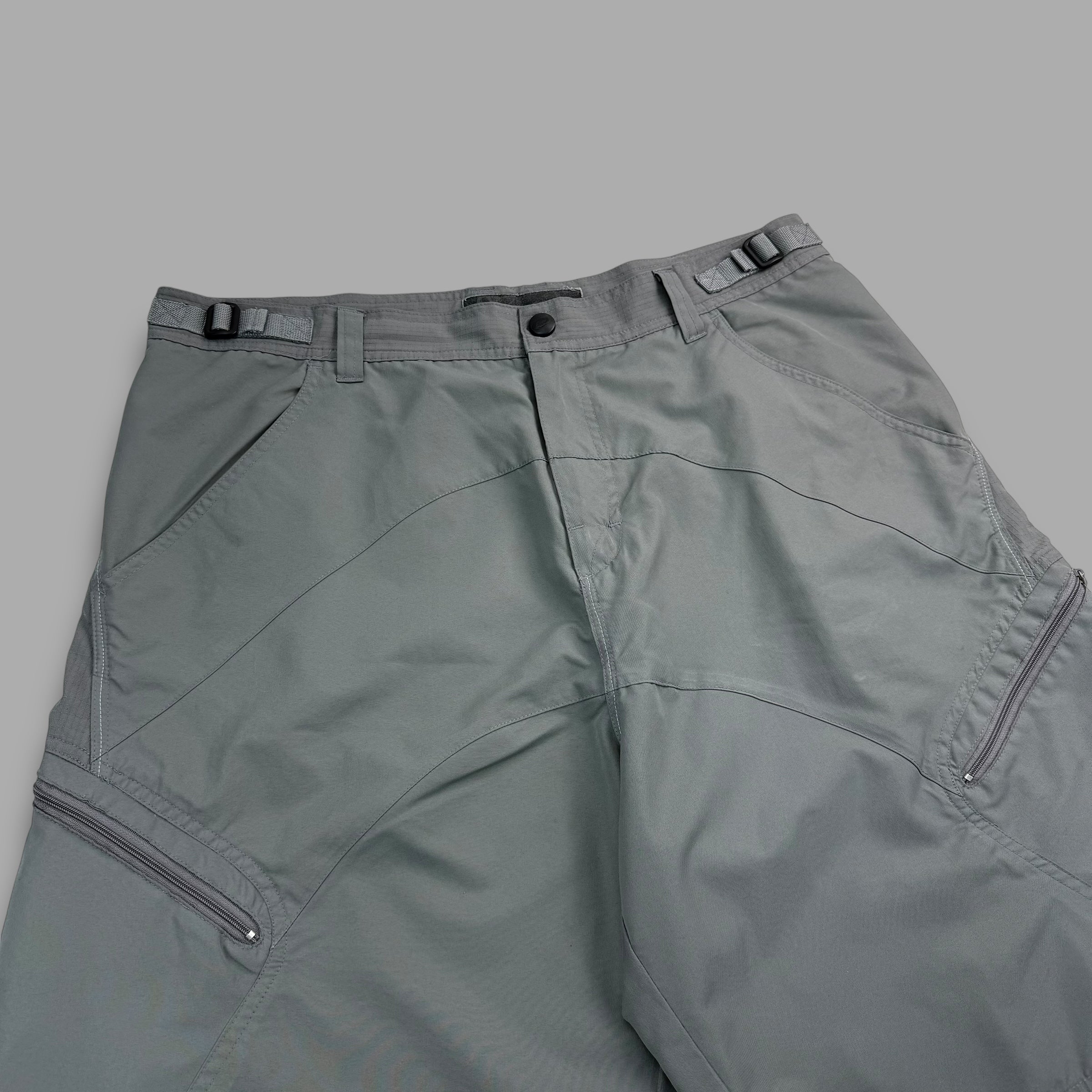 Oakley 2005 technical panelled baggy shorts (L)